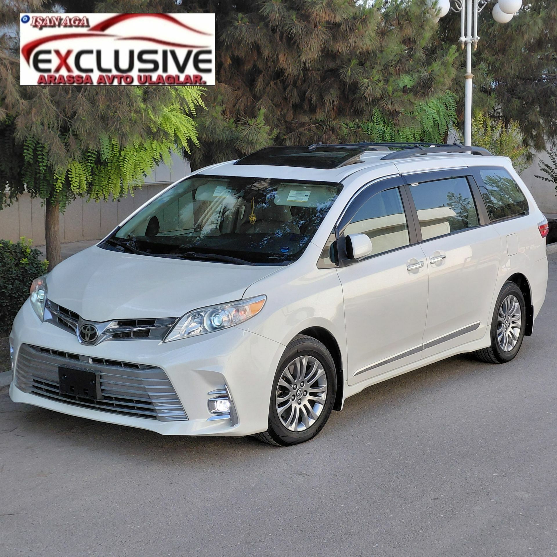 Toyota Sienna 2018 - 475 000 TMT - Бузмеин - img 1