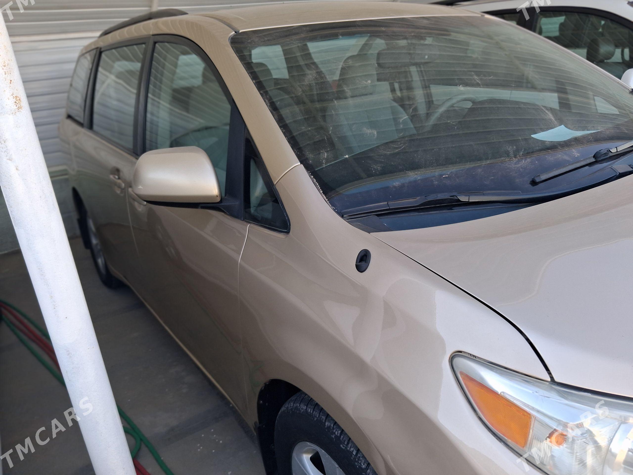 Toyota Sienna 2010 - 355 000 TMT - Сакарчага - img 1