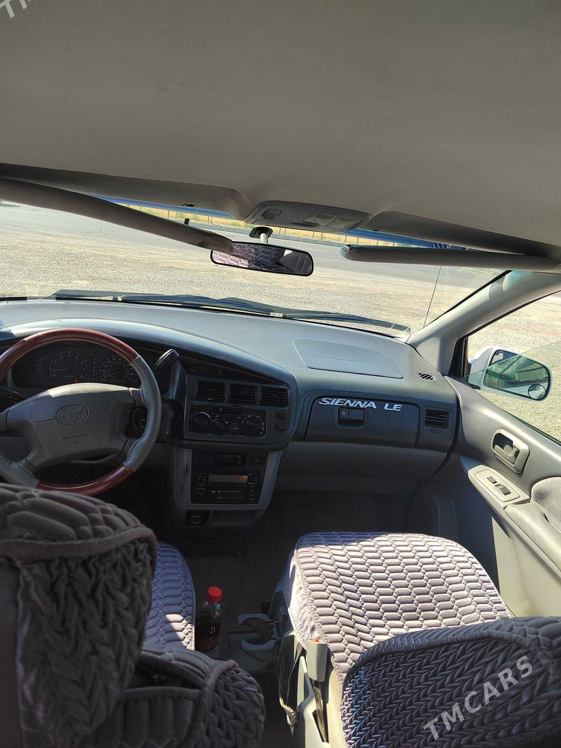 Toyota Sienna 2000 - 170 000 TMT - Мары - img 1