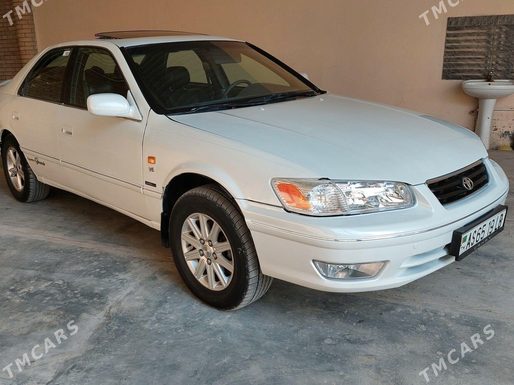 Toyota Camry 2001 - 170 000 TMT - Farap - img 1