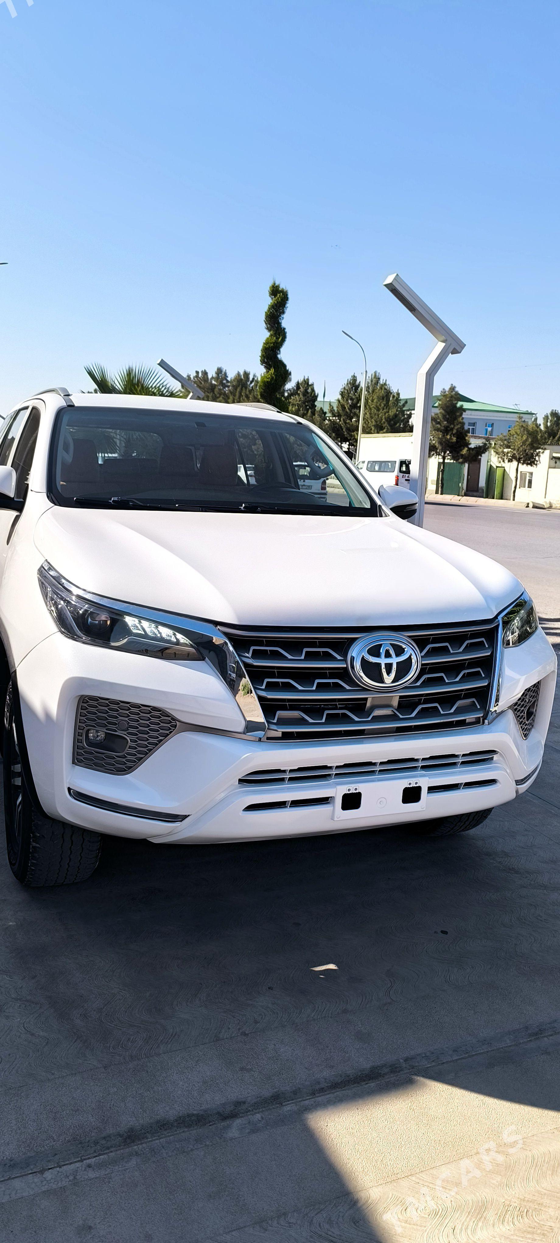 Toyota Fortuner 2023 - 650 000 TMT - Мары - img 1