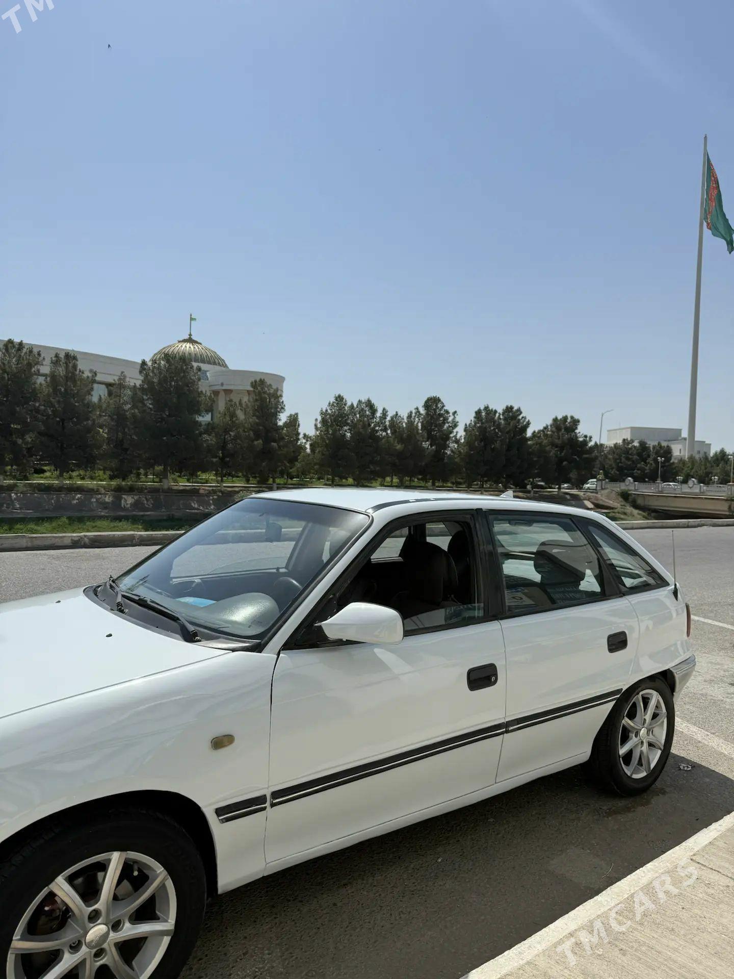 Opel Astra 1993 - 50 000 TMT - Мары - img 1