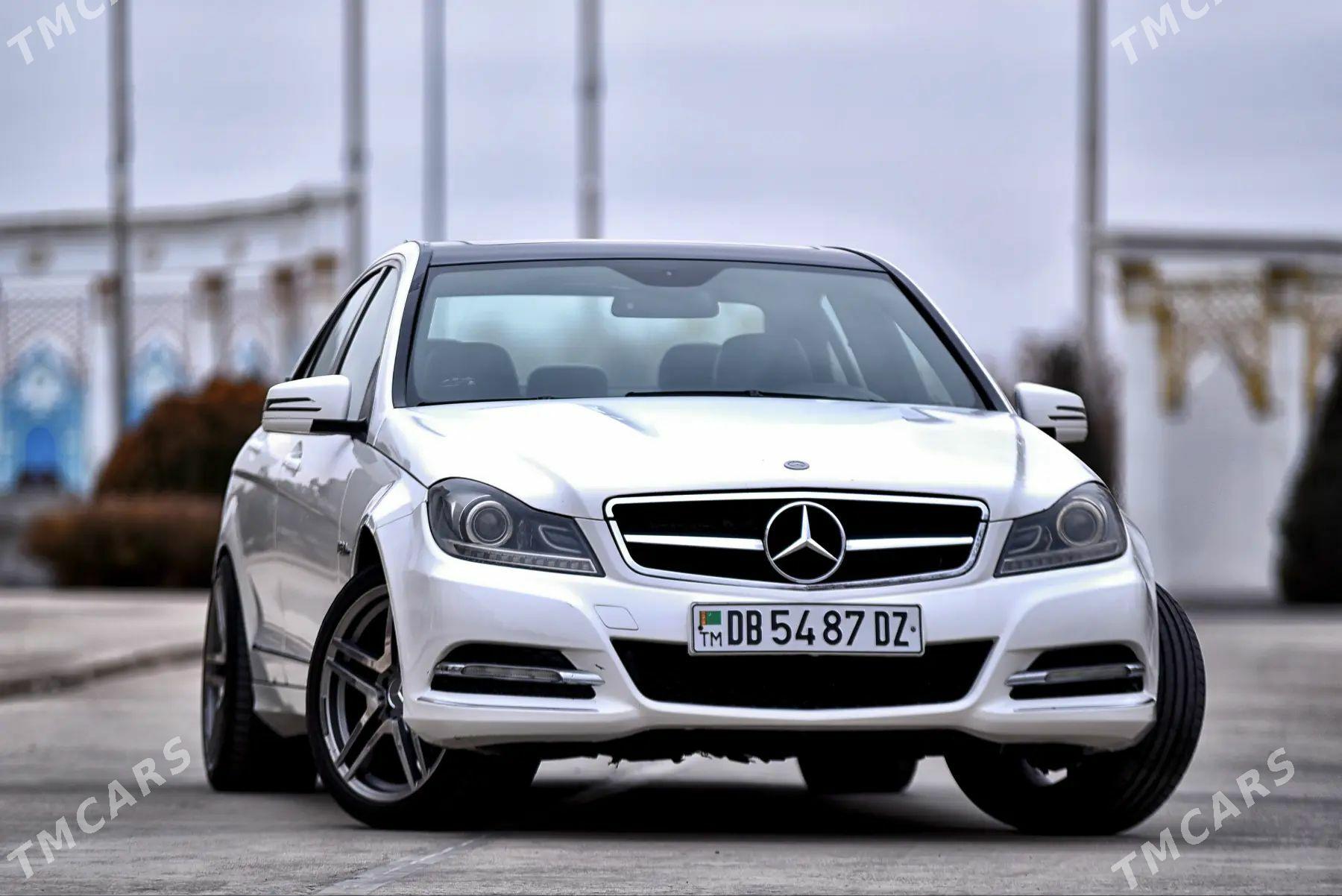 Mercedes-Benz C320 2010 - 200 000 TMT - Дашогуз - img 1