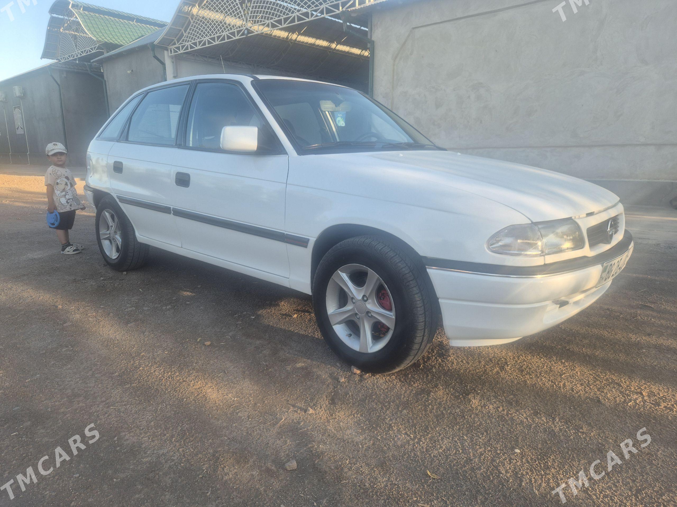 Opel Astra 1993 - 52 000 TMT - Губадаг - img 1