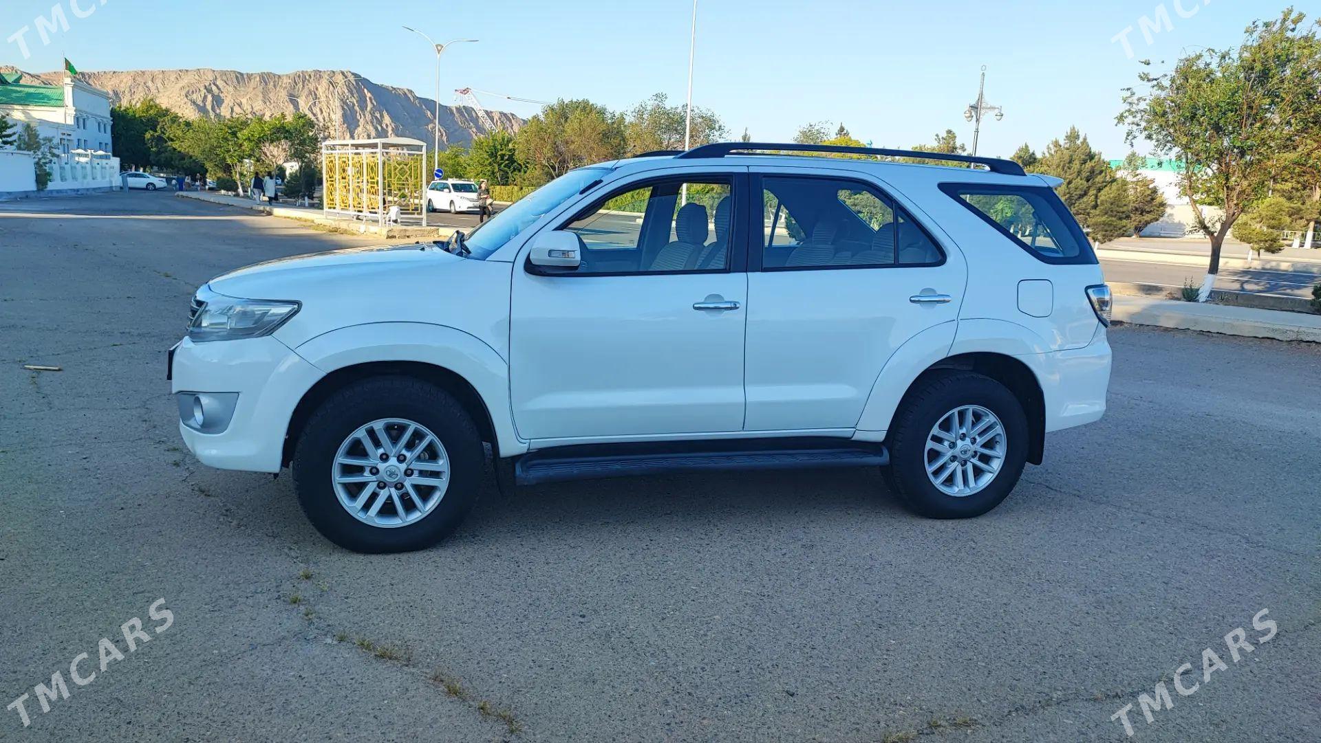 Toyota Fortuner 2015 - 395 000 TMT - Олимпийский городок - img 1