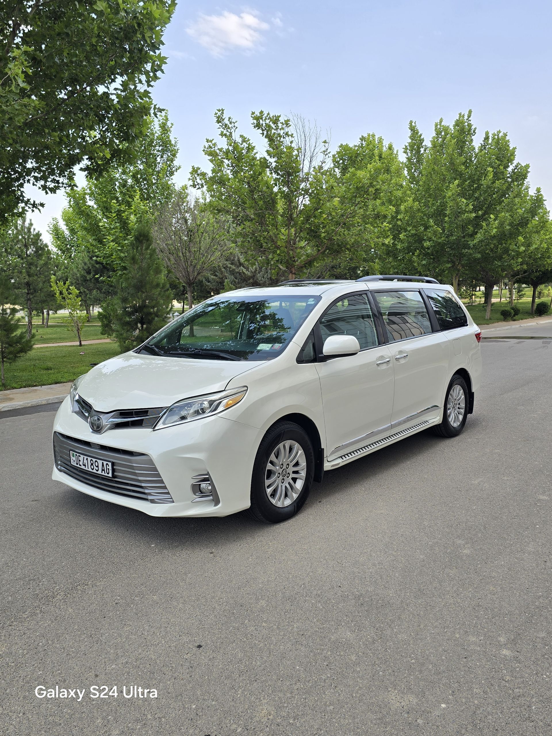 Toyota Sienna 2019 - 466 000 TMT - Нефтегаз (ул. Андалиб-Юбилейная) - img 1