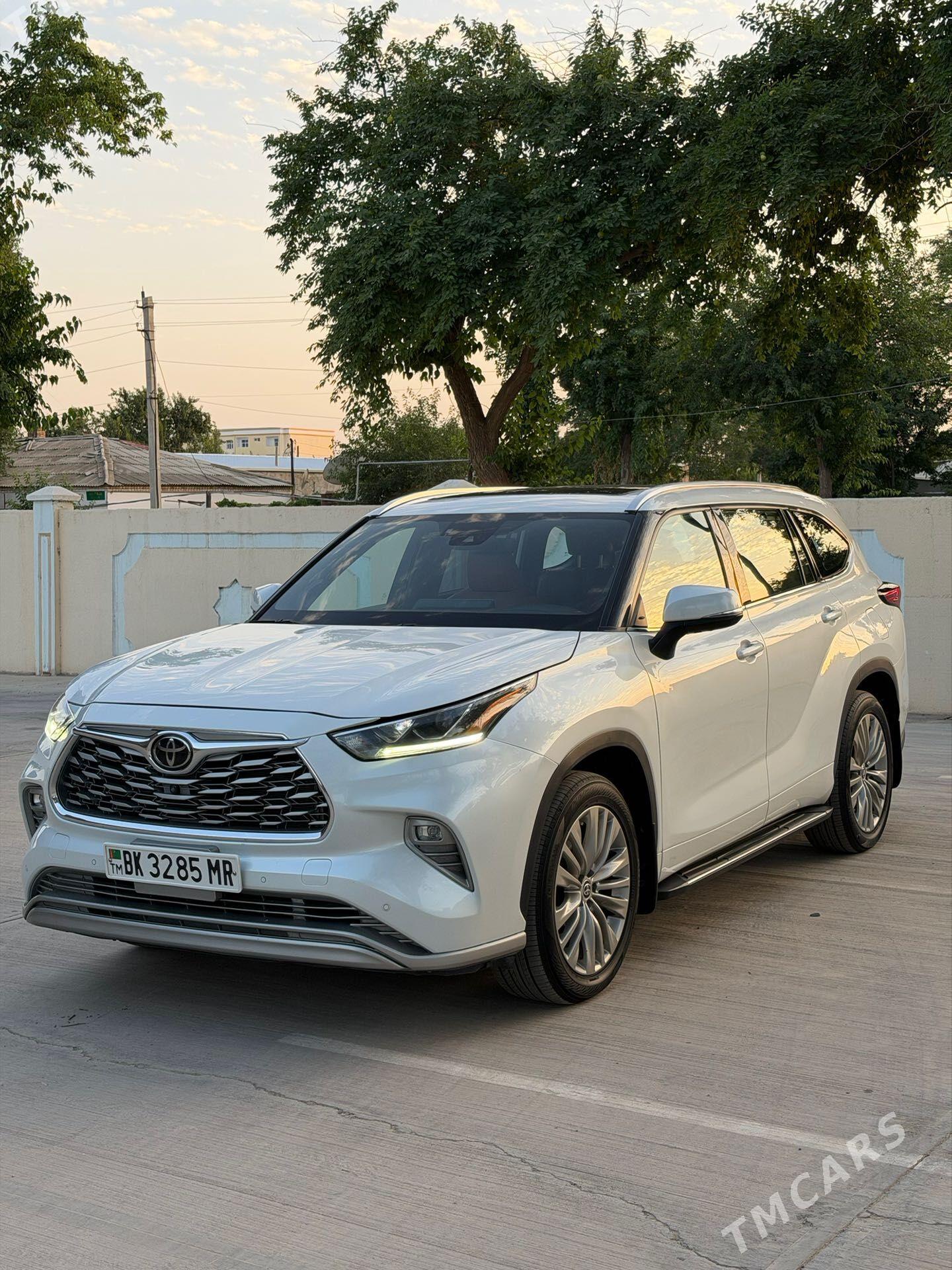 Toyota Highlander 2022 - 750 000 TMT - Мары - img 1