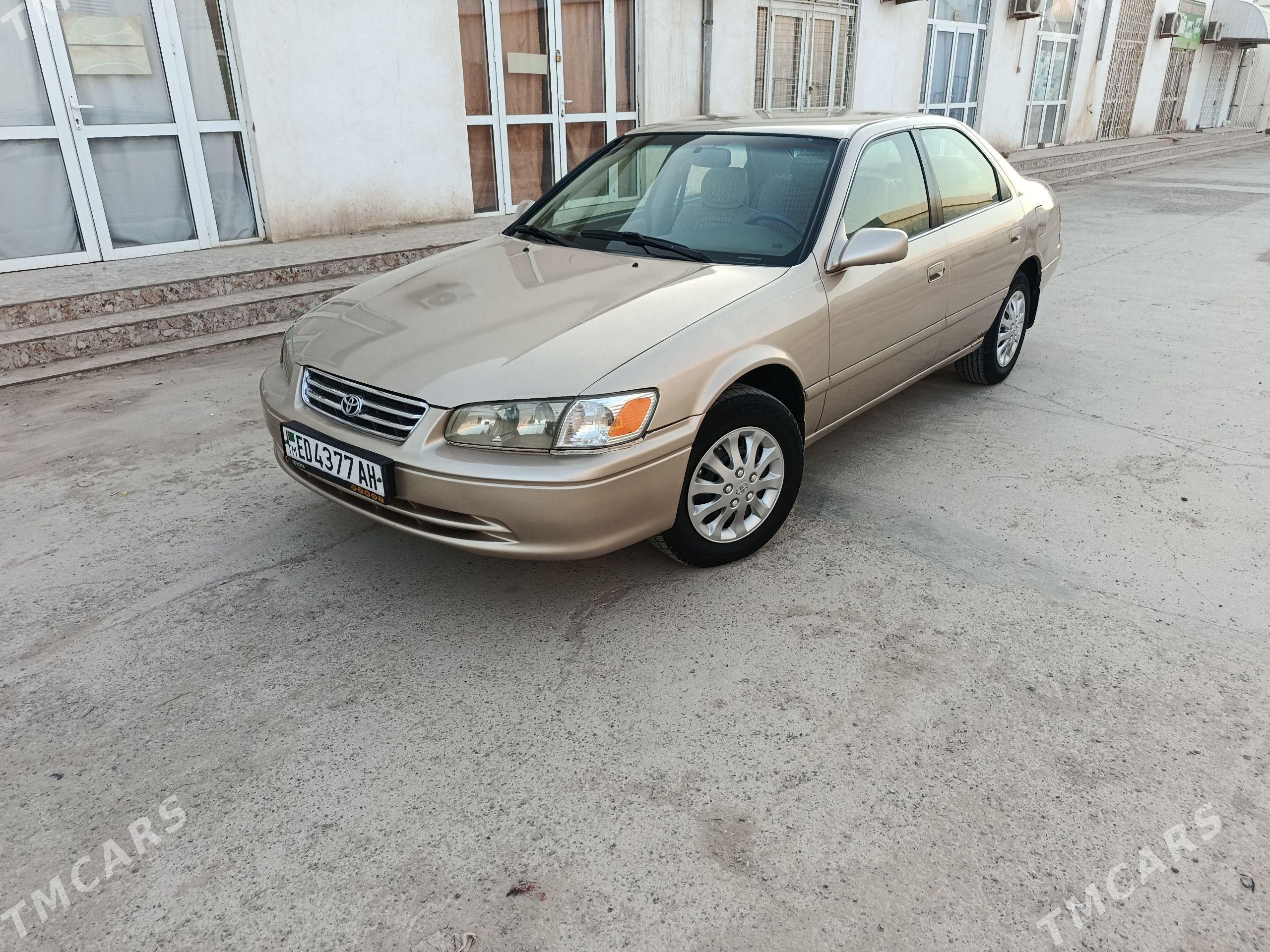 Toyota Camry 2000 - 138 000 TMT - Теджен - img 1