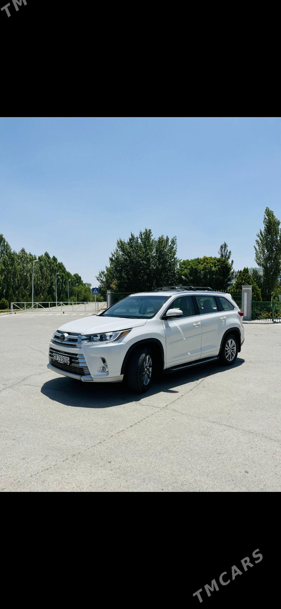 Toyota Highlander 2018 - 500 000 TMT - Гурбансолтан Едже - img 1