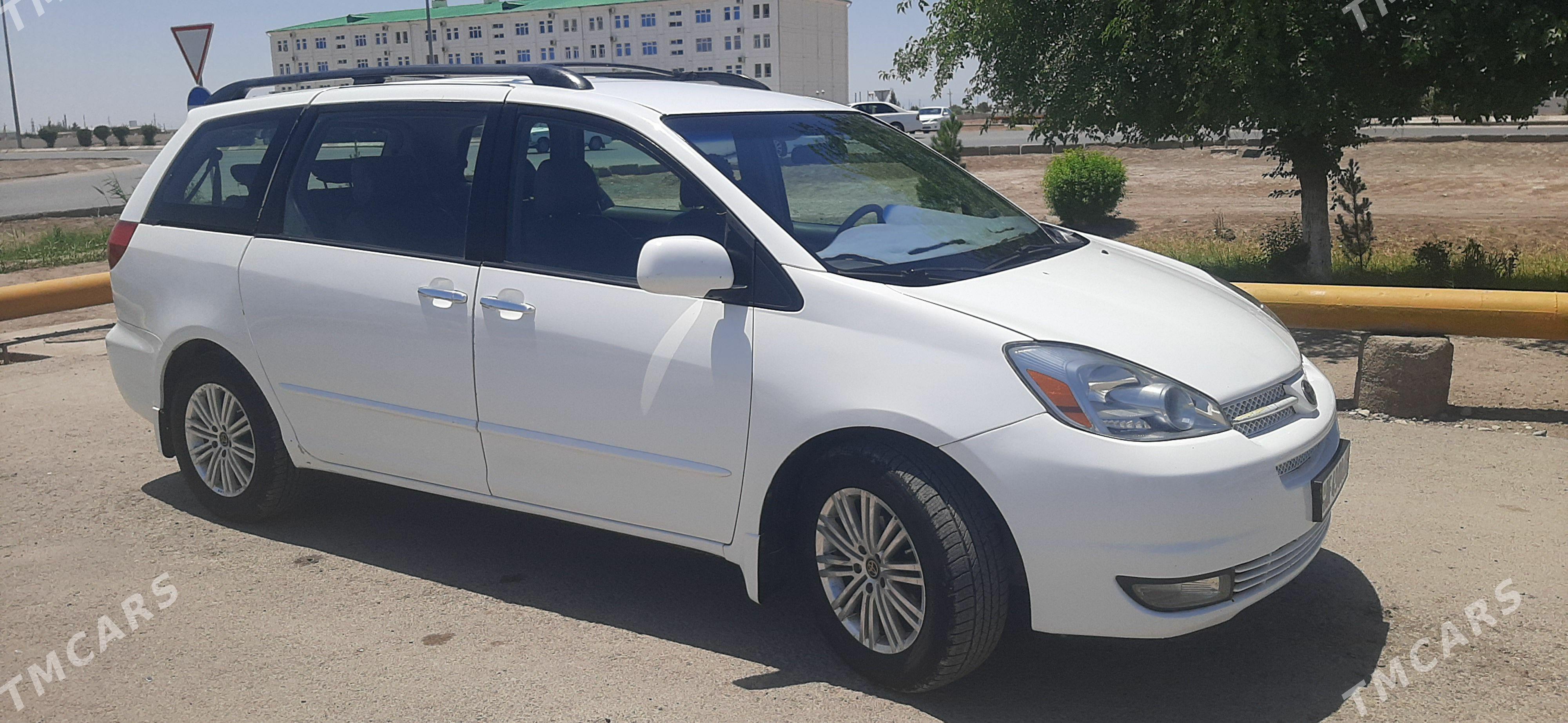 Toyota Sienna 2004 - 220 000 TMT - Теджен - img 1