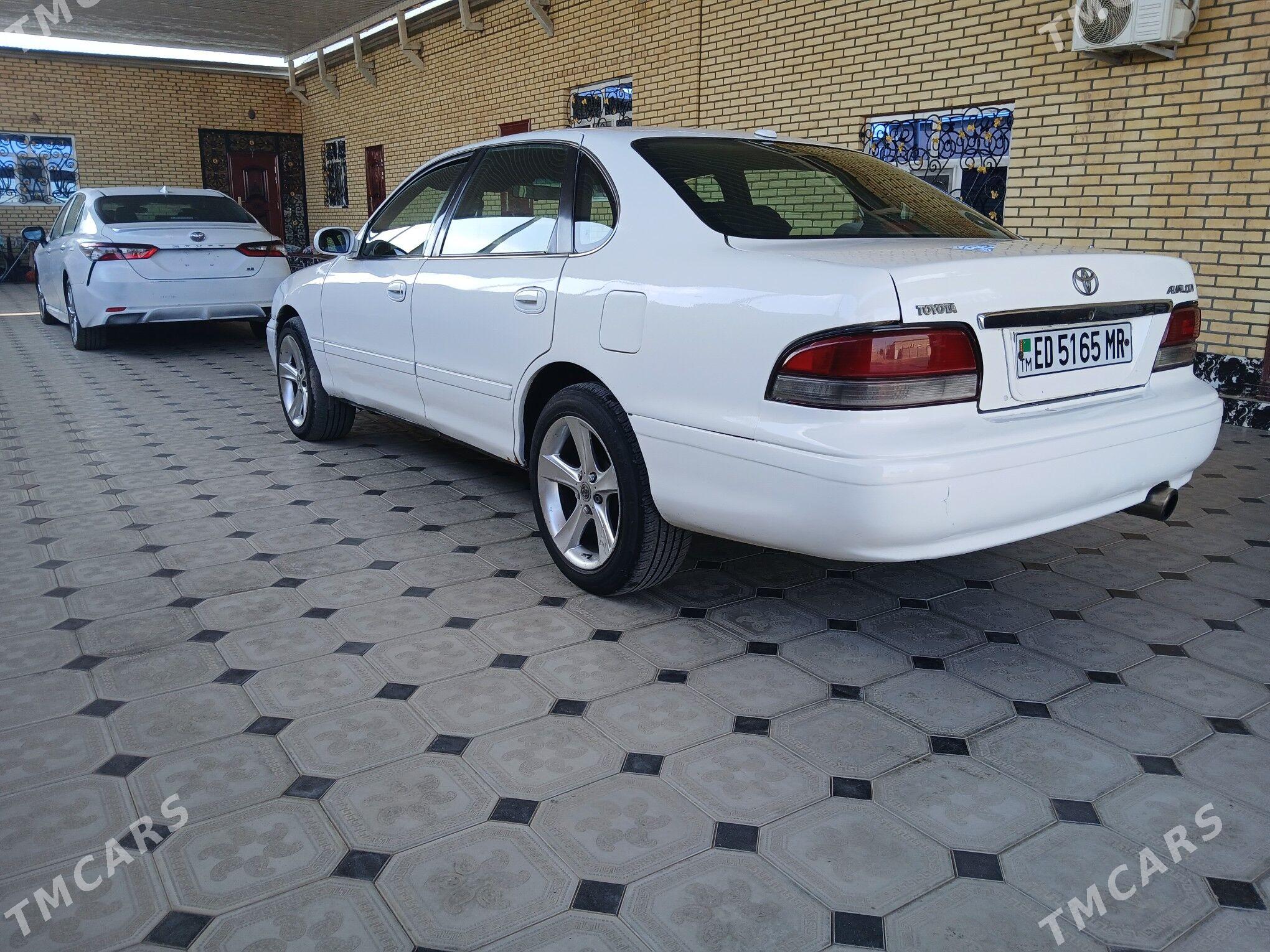 Toyota Avalon 1997 - 130 000 TMT - Мары - img 1