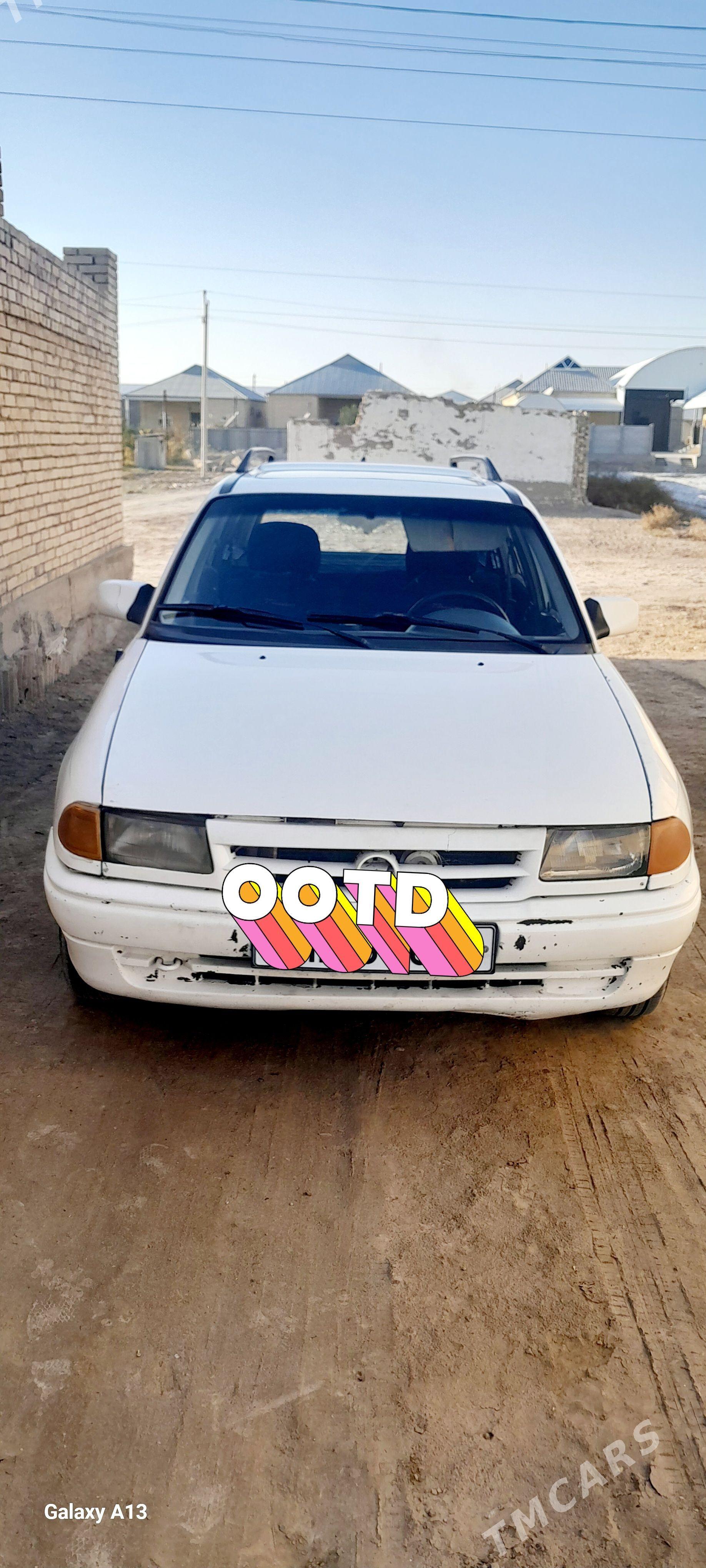 Opel Astra 1992 - 30 000 TMT - Мары - img 1