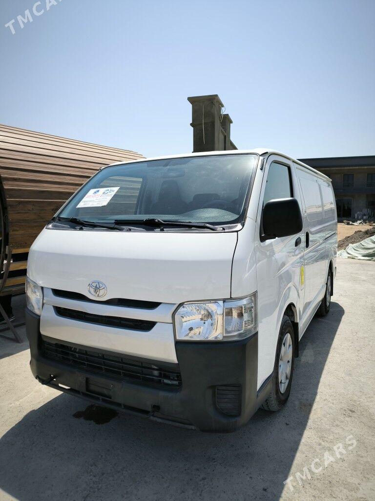 Toyota Hiace 2021 - 440 000 TMT - Мары - img 1