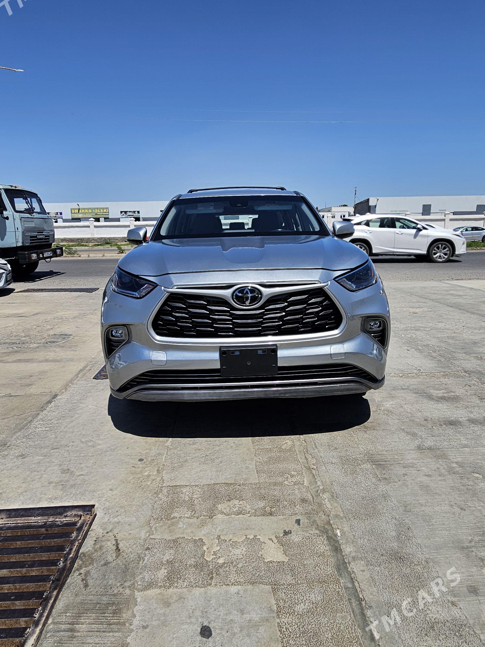 Toyota Highlander 2022 - 520 000 TMT - Мары - img 1