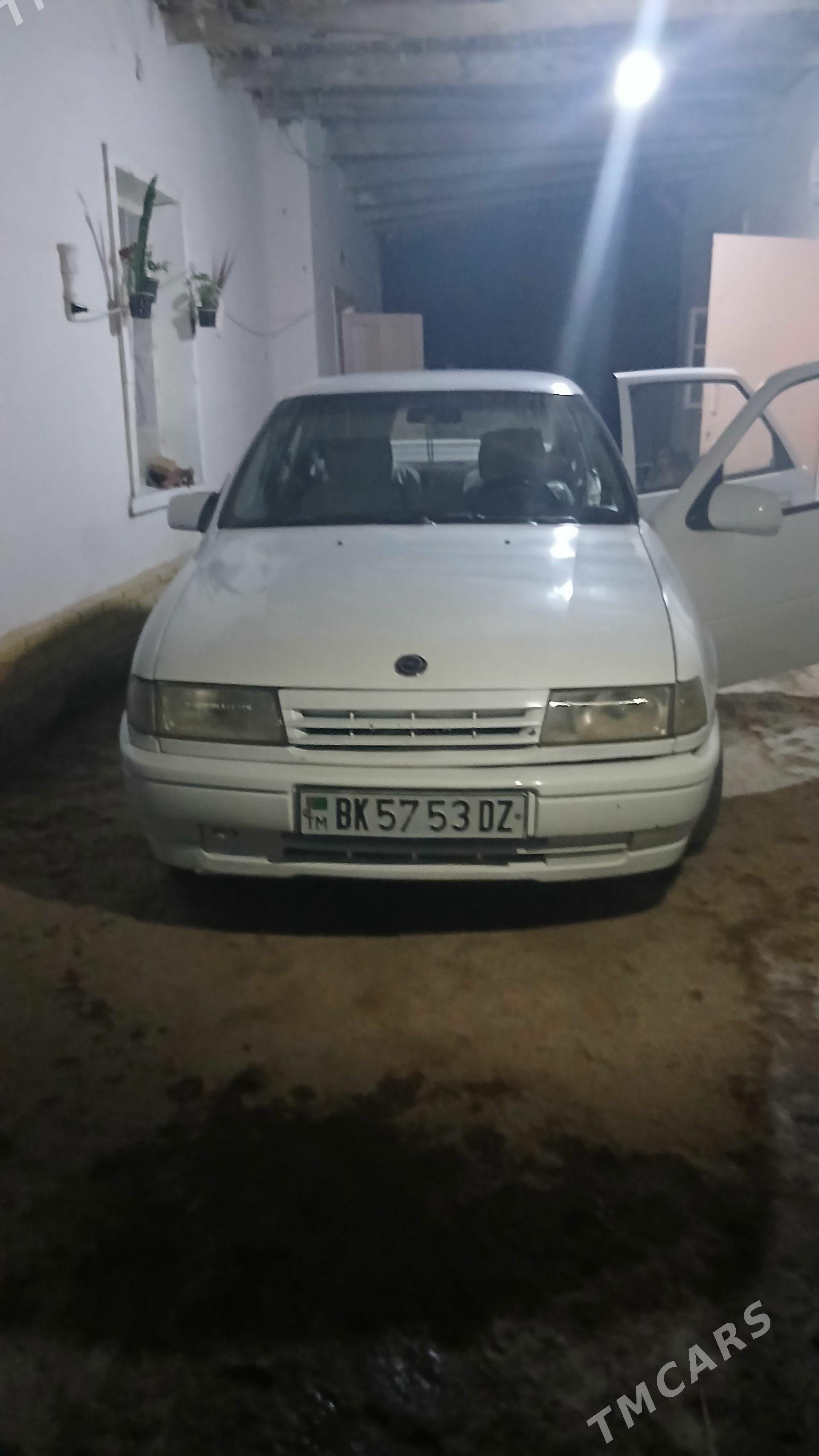 Opel Vectra 1992 - 50 000 TMT - Boldumsaz - img 1