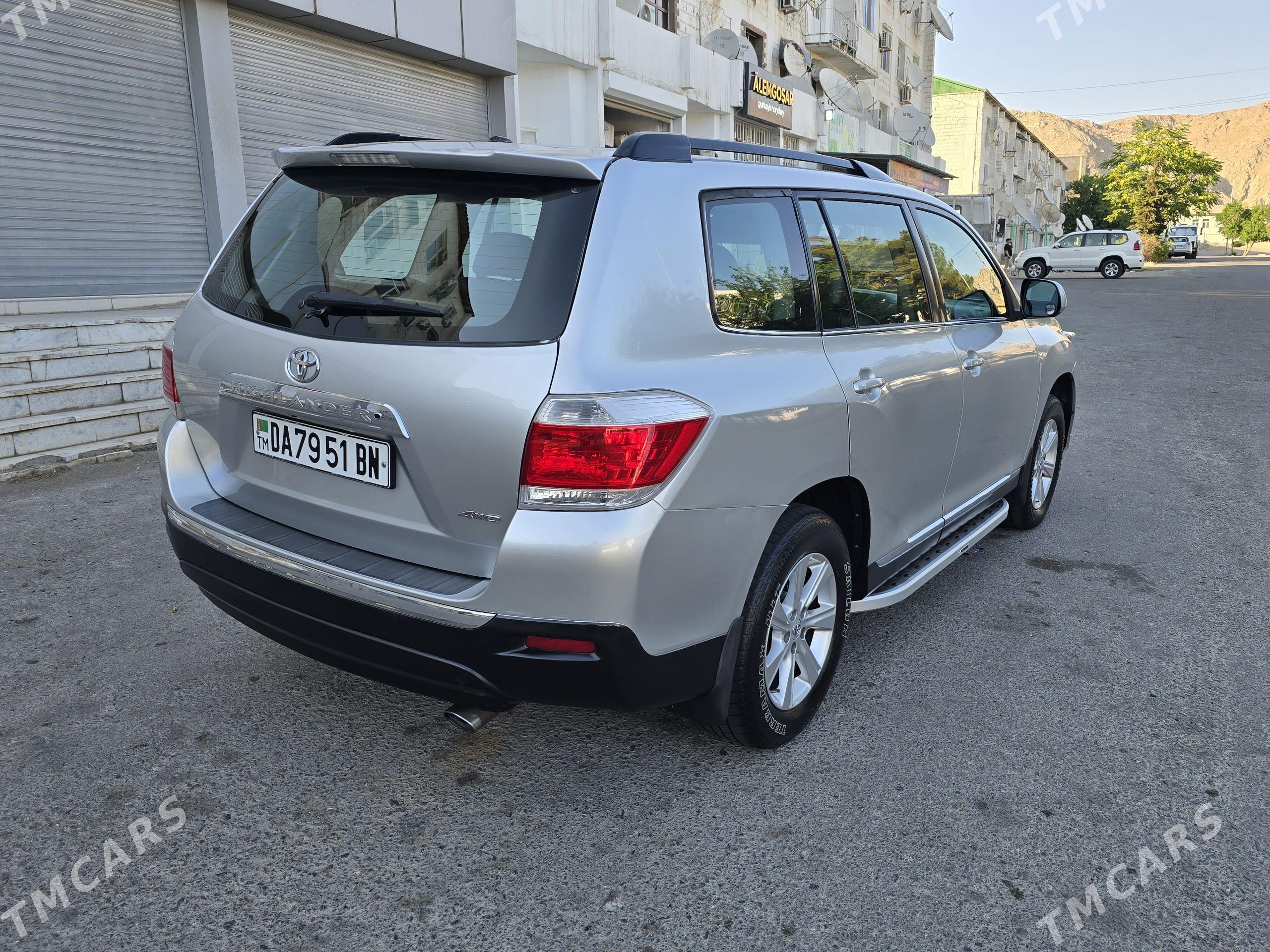Toyota Highlander 2012 - 390 000 TMT - Туркменбаши - img 1