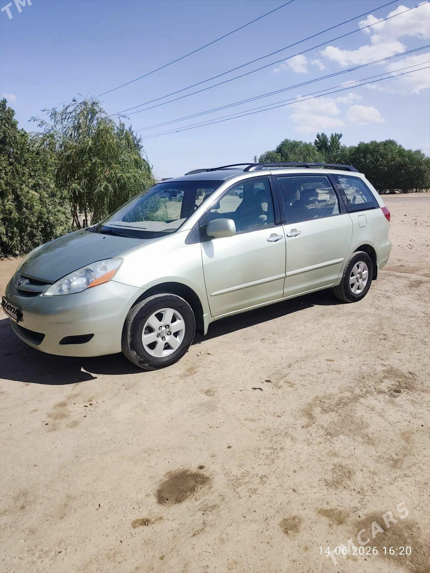 Toyota Sienna 2006 - 260 000 TMT - етр. Туркменбаши - img 1