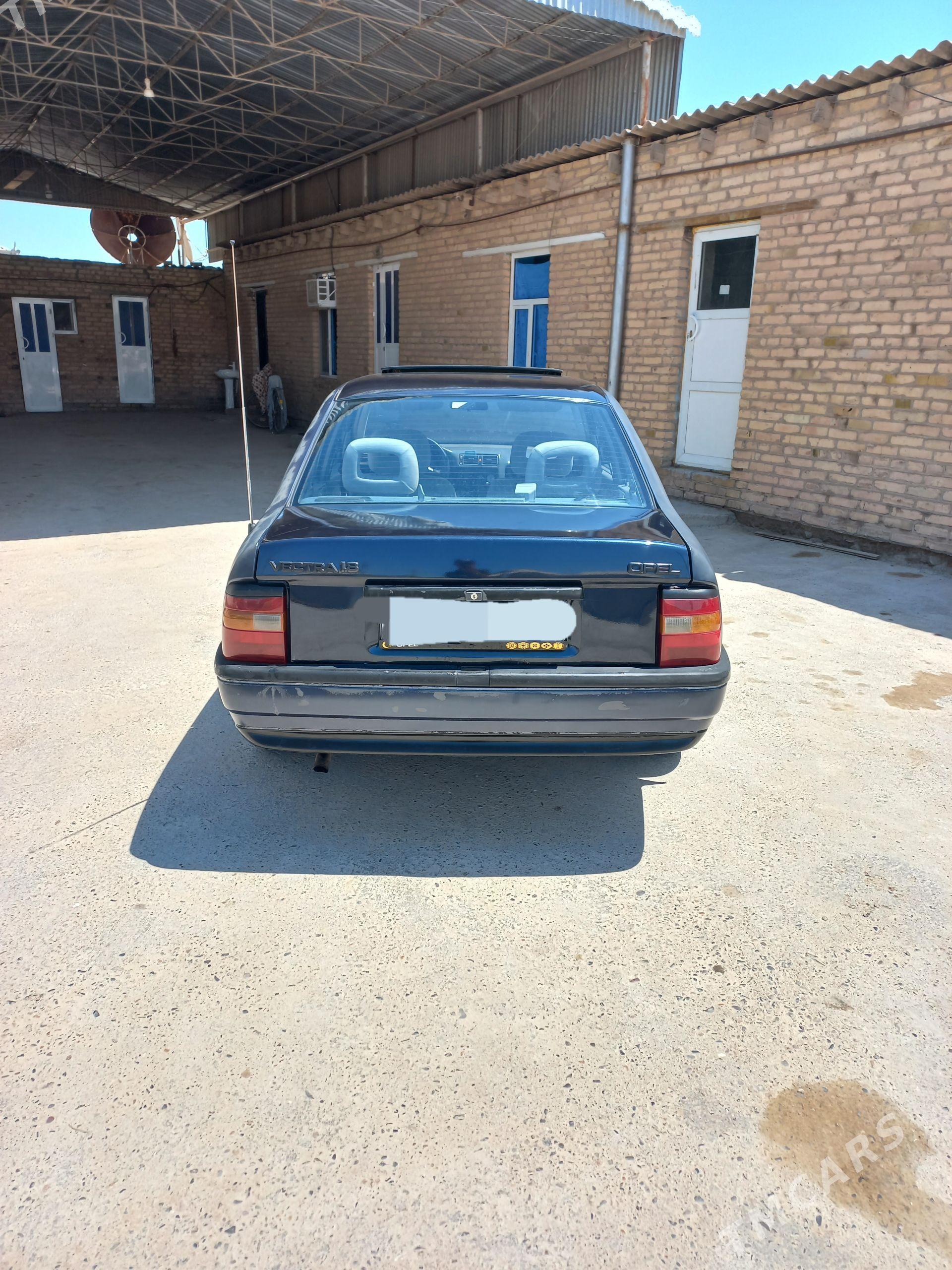 Opel Vectra 1991 - 35 000 TMT - Mary - img 1