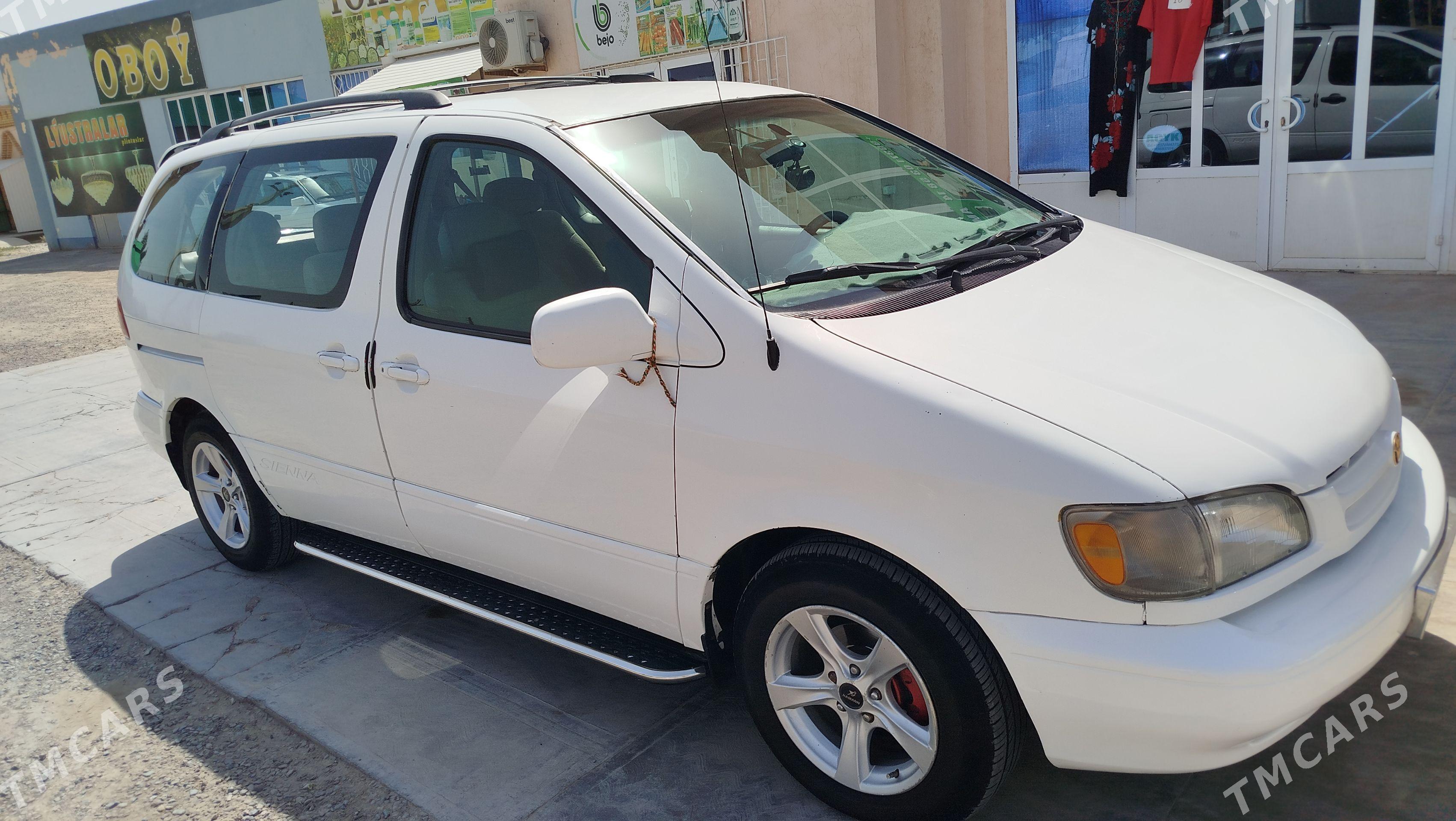 Toyota Sienna 1999 - 170 000 TMT - Мары - img 1