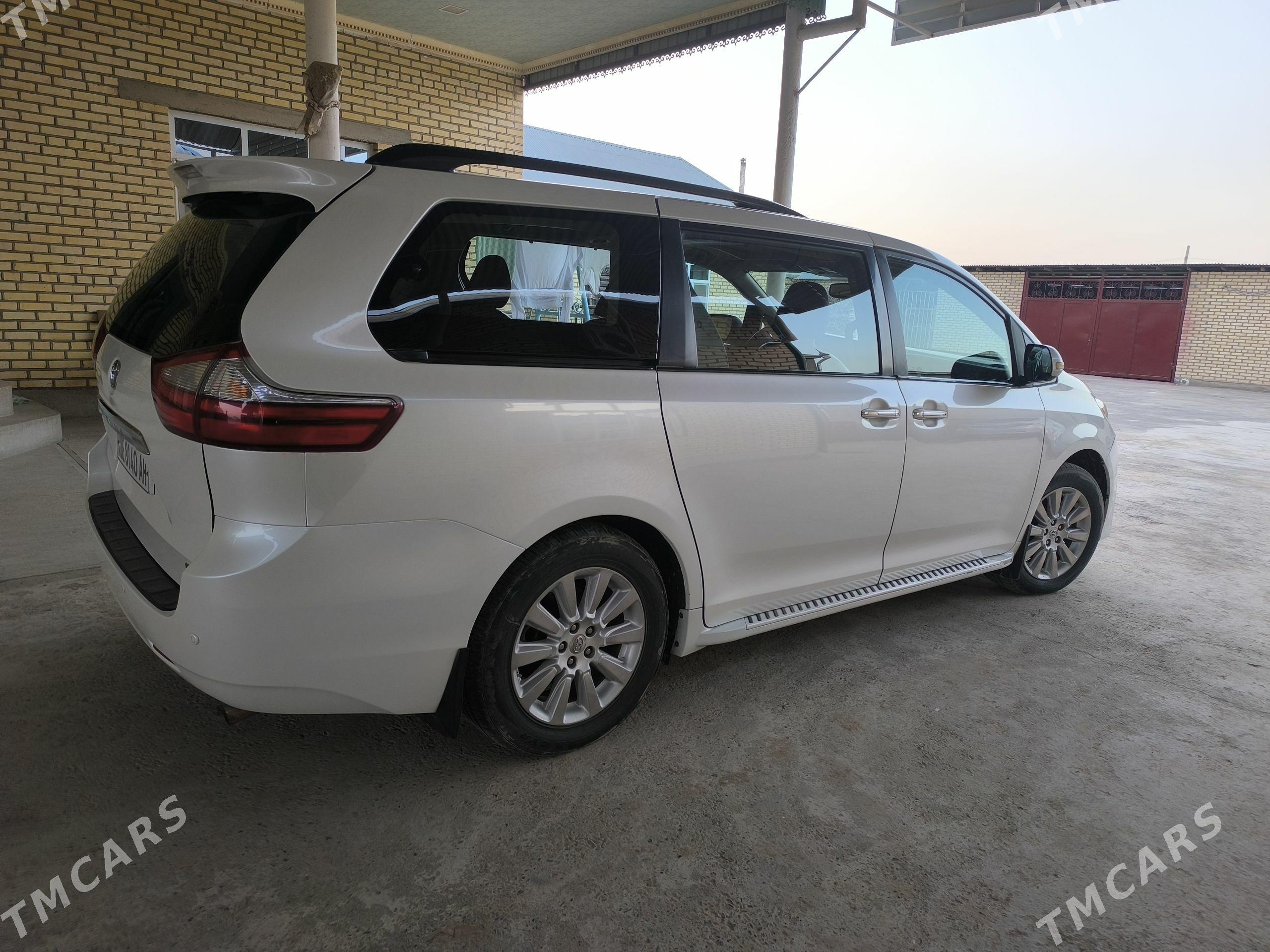 Toyota Sienna 2015 - 460 000 TMT - Babadaýhan - img 1