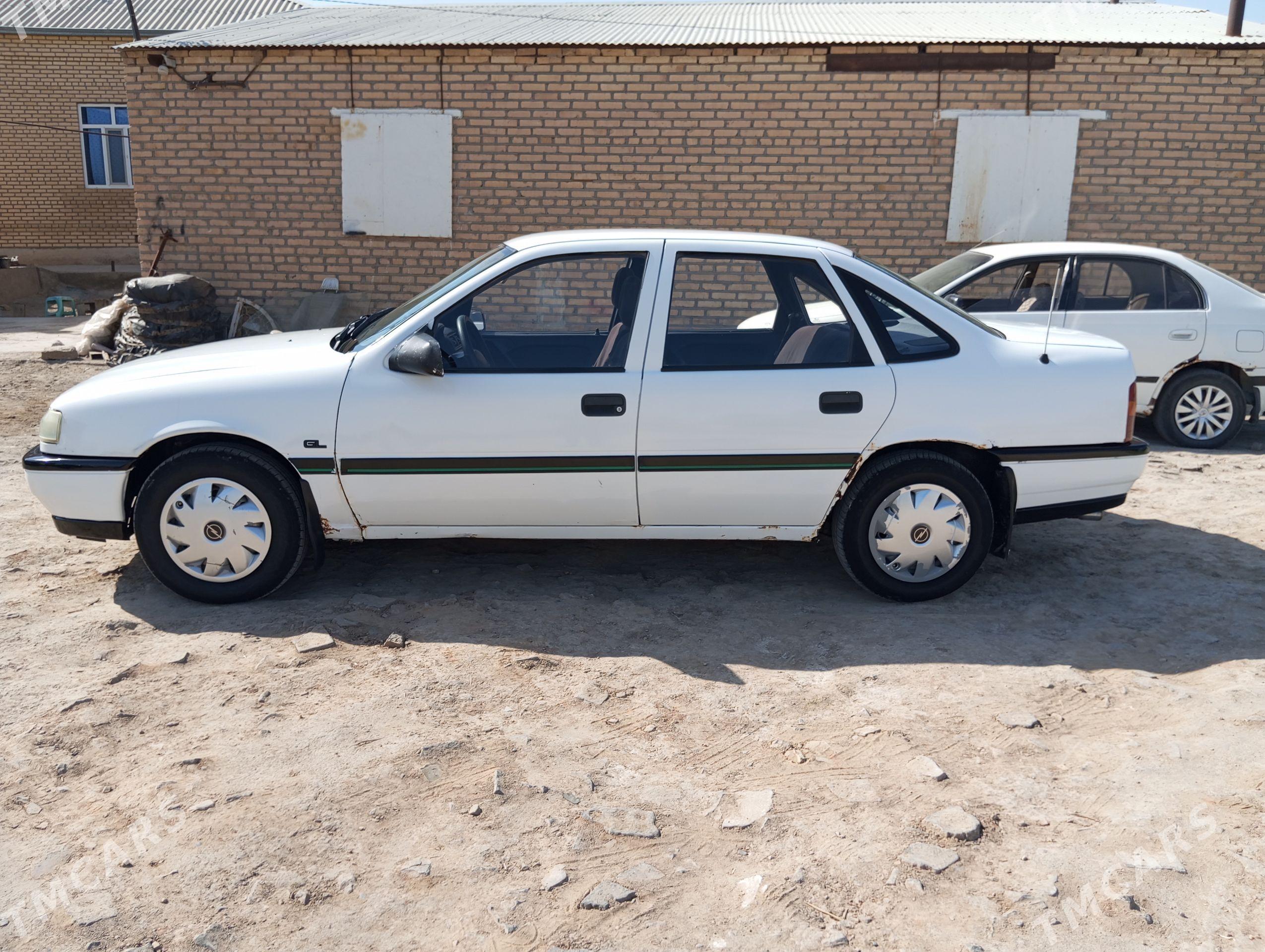 Opel Vectra 1992 - 25 000 TMT - Mary - img 1