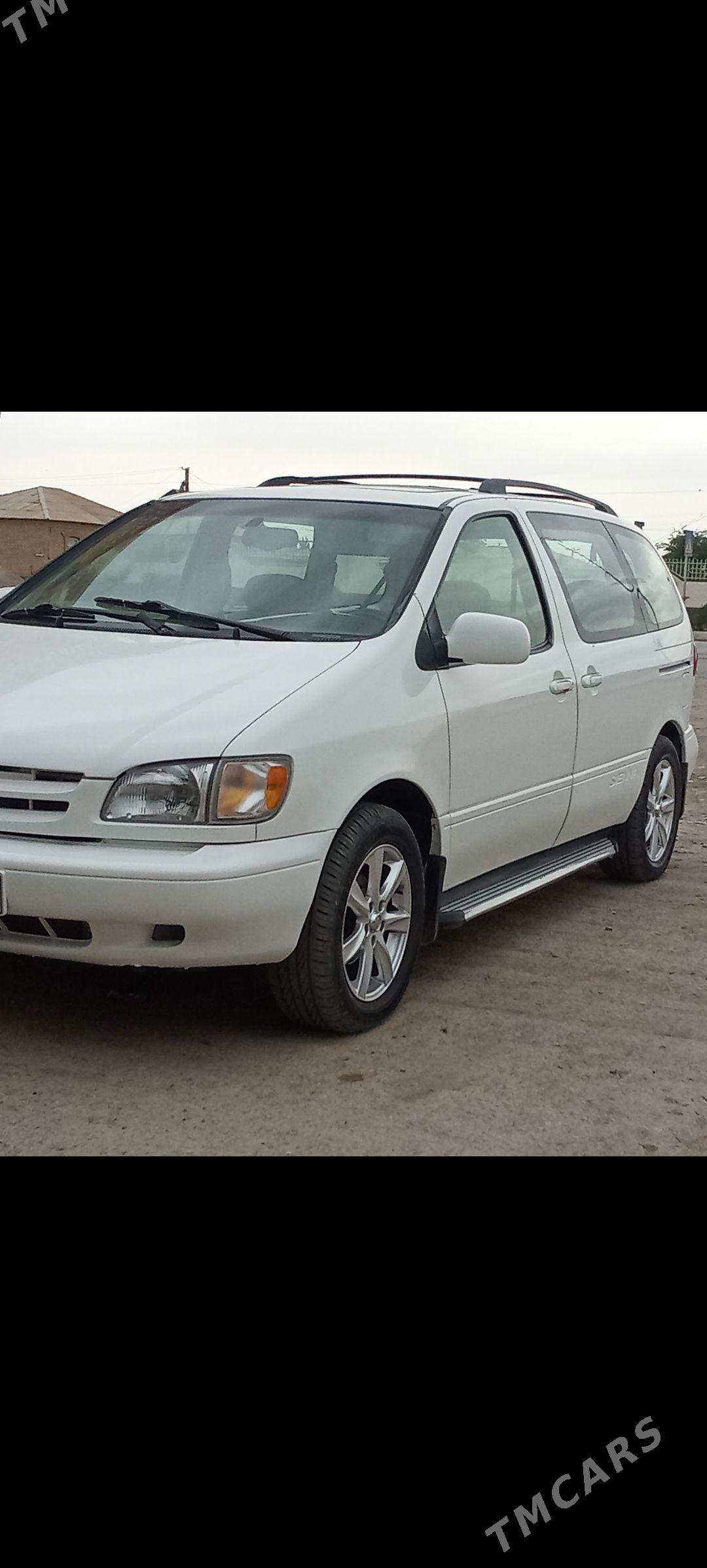Toyota Sienna 1999 - 185 000 TMT - Теджен - img 1