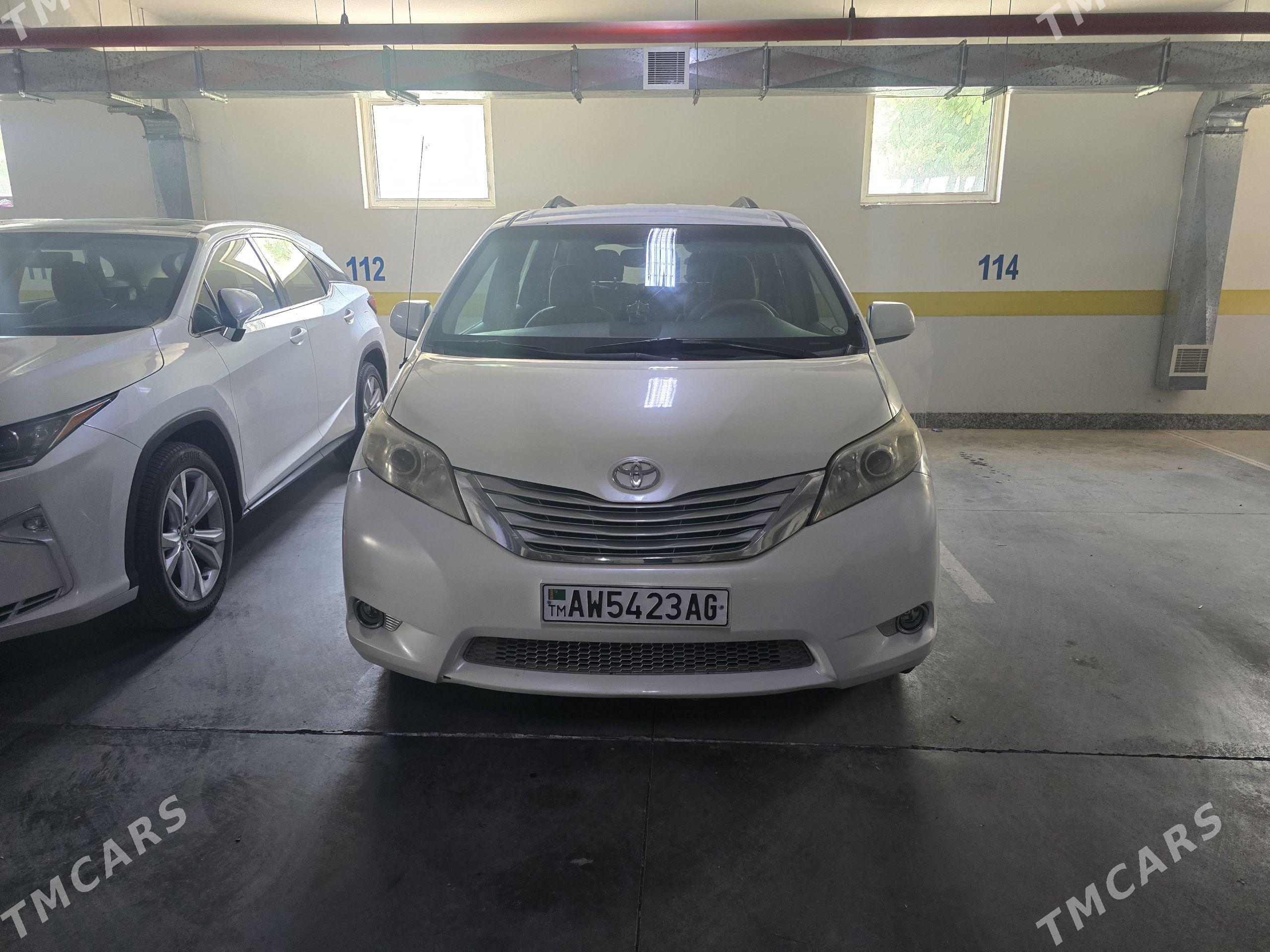 Toyota Sienna 2011 - 279 000 TMT - ул. Чехова - Элитки (А.Ниязов шаёлы) - img 1