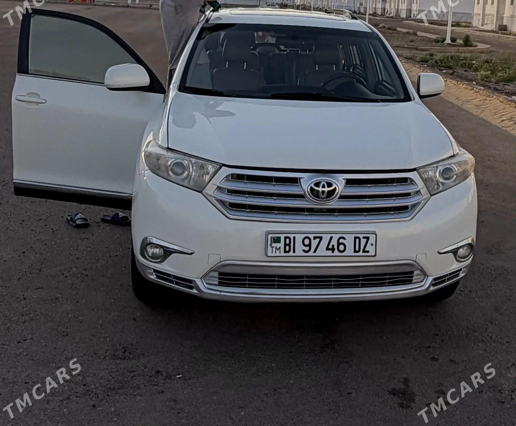 Toyota Highlander 2011 - 360 000 TMT - Дашогуз - img 1