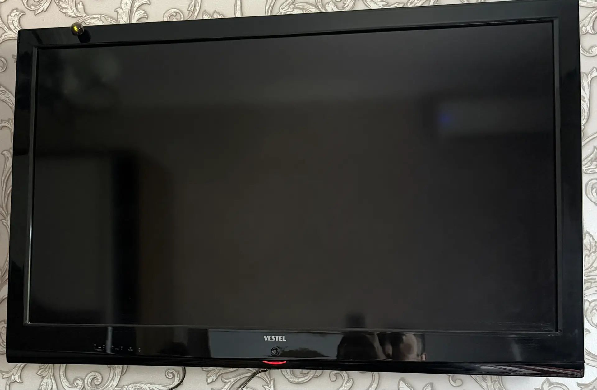 Telewizor 42, телевизор Vestel - Howdan "W" - img 1