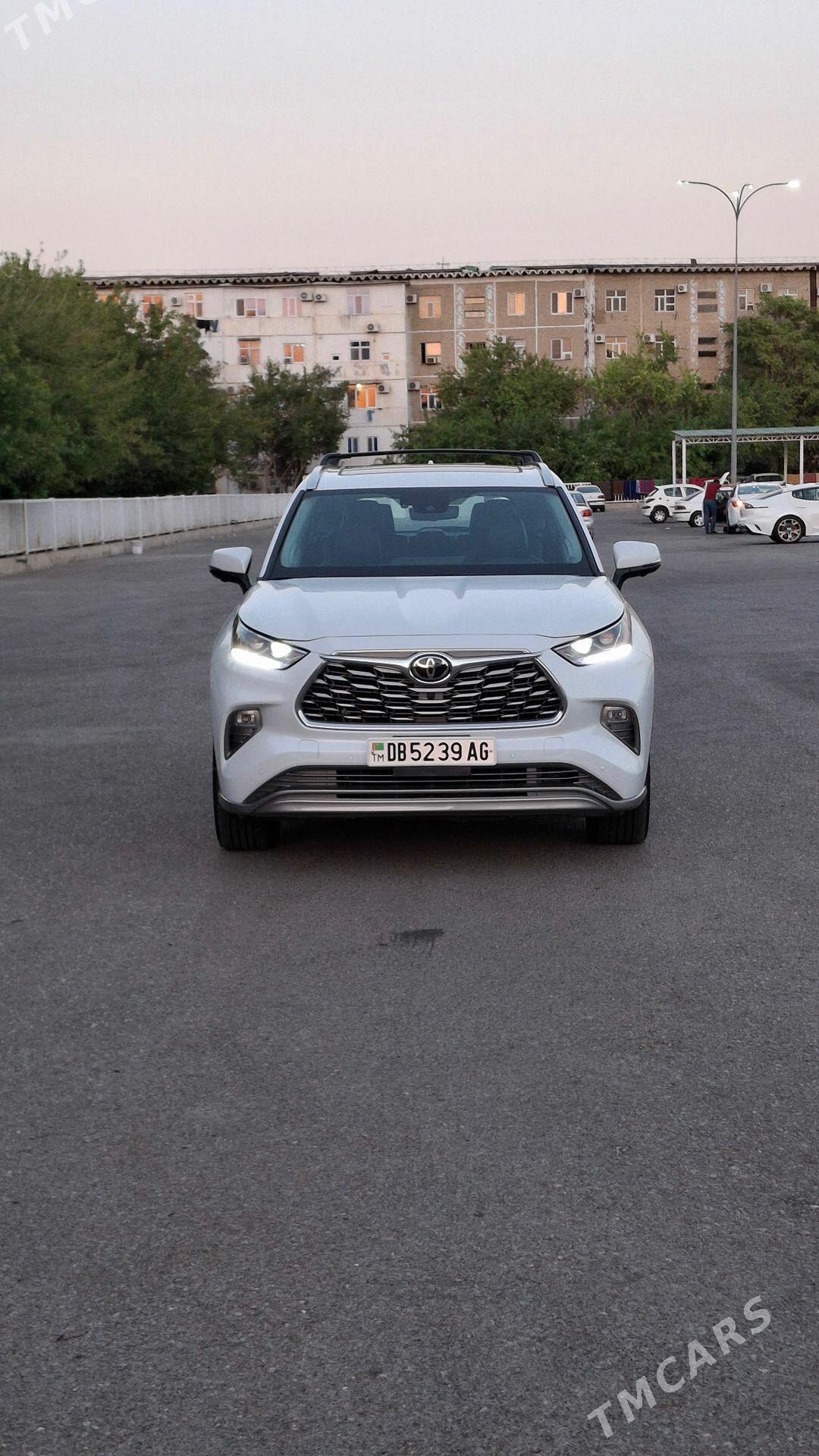 Toyota Highlander 2023 - 695 000 TMT - Ашхабад - img 1