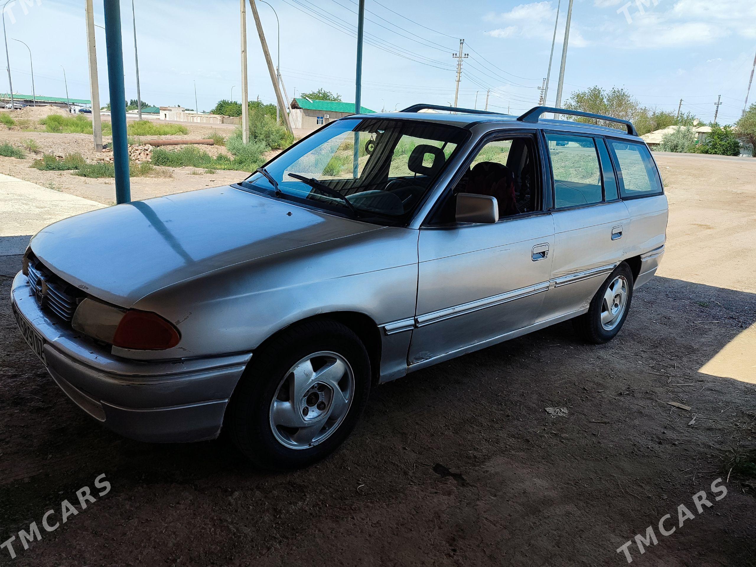 Opel Astra 1992 - 28 000 TMT - Болдумсаз - img 1