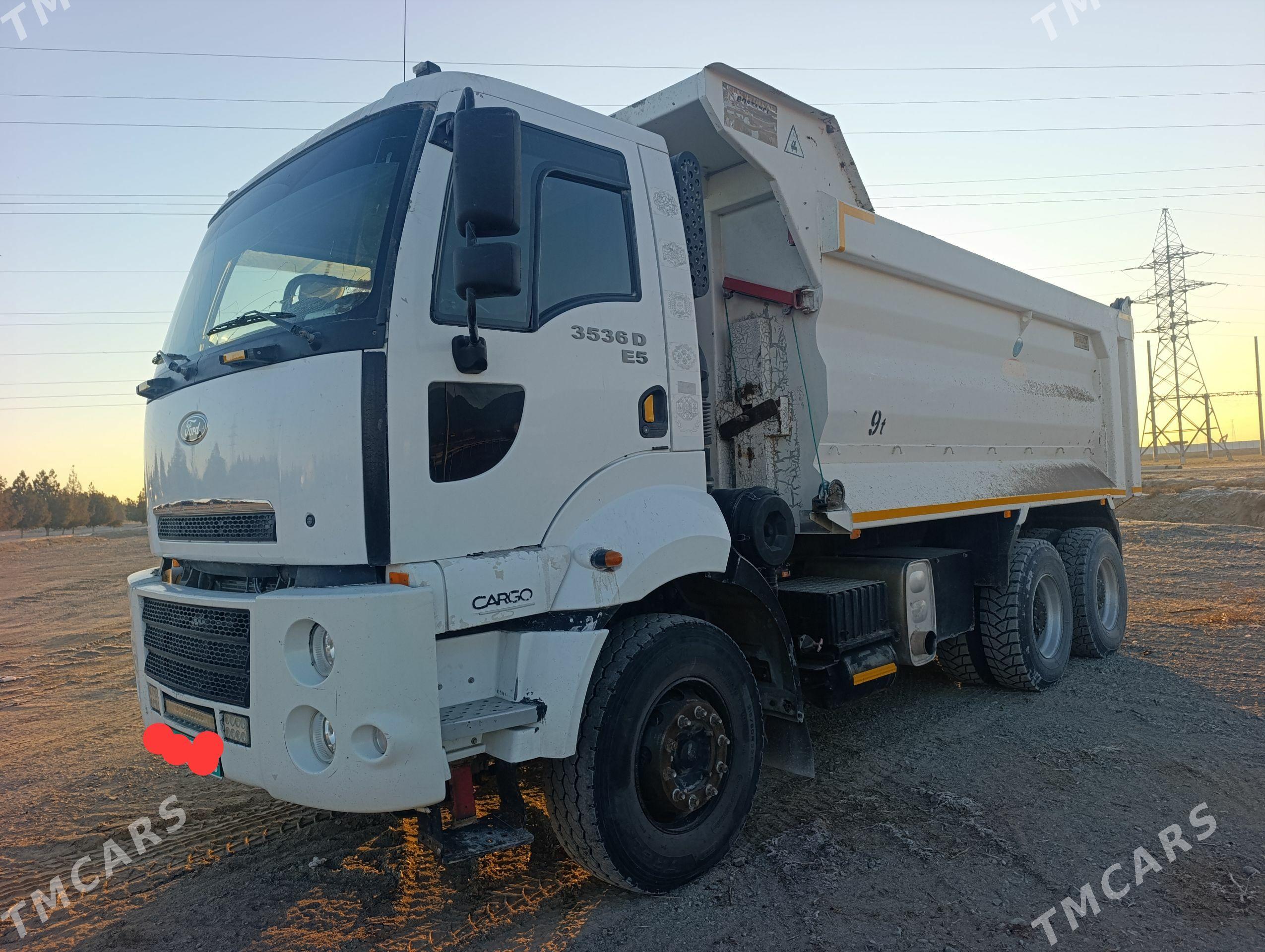 Ford Cargo 3535D 2015 - 700 000 TMT - Aşgabat - img 1