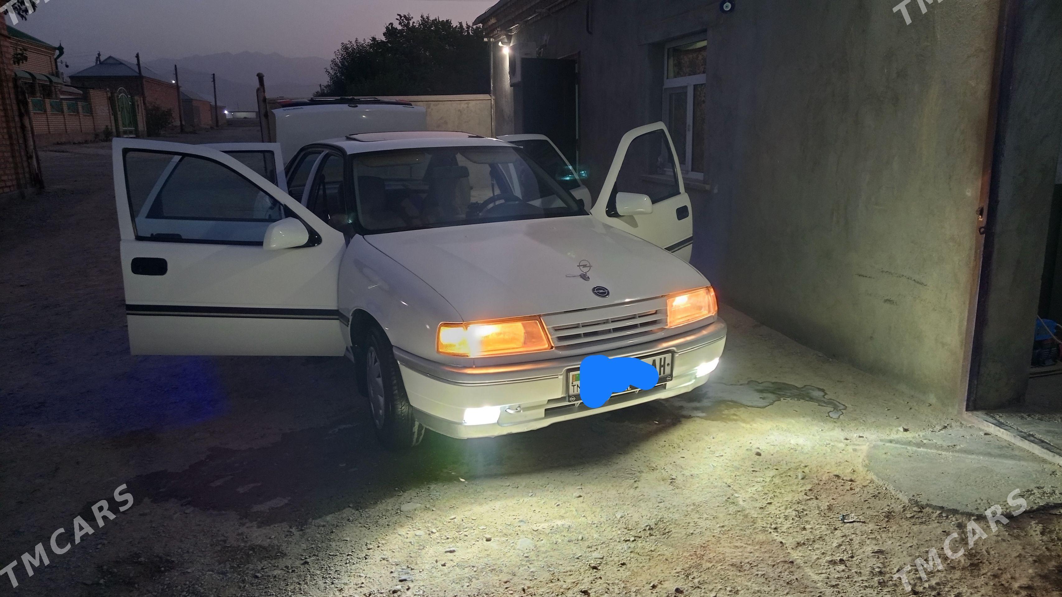 Opel Vectra 1988 - 42 000 TMT - Bäherden - img 1