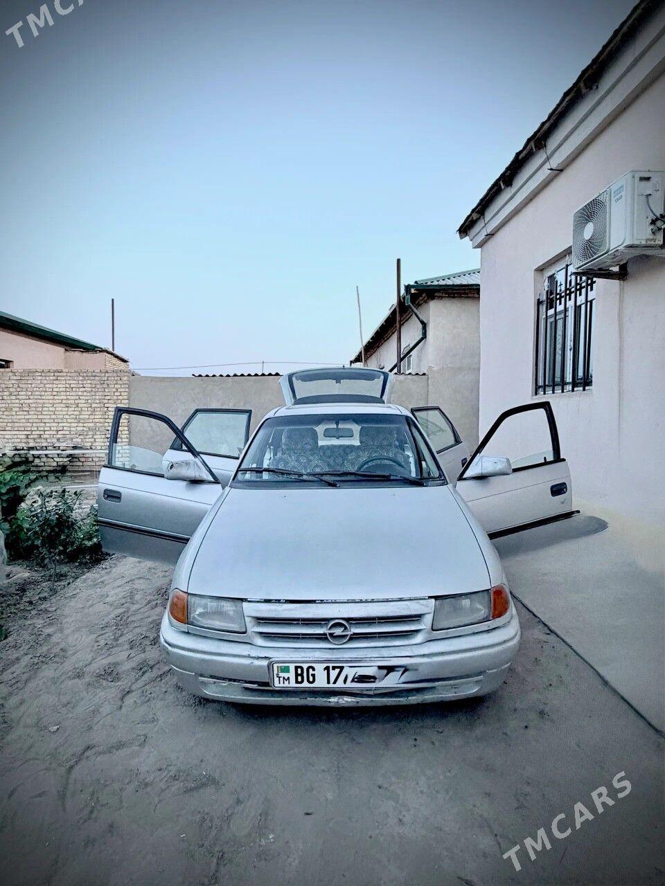 Opel Astra 1993 - 60 000 TMT - Дашогуз - img 1