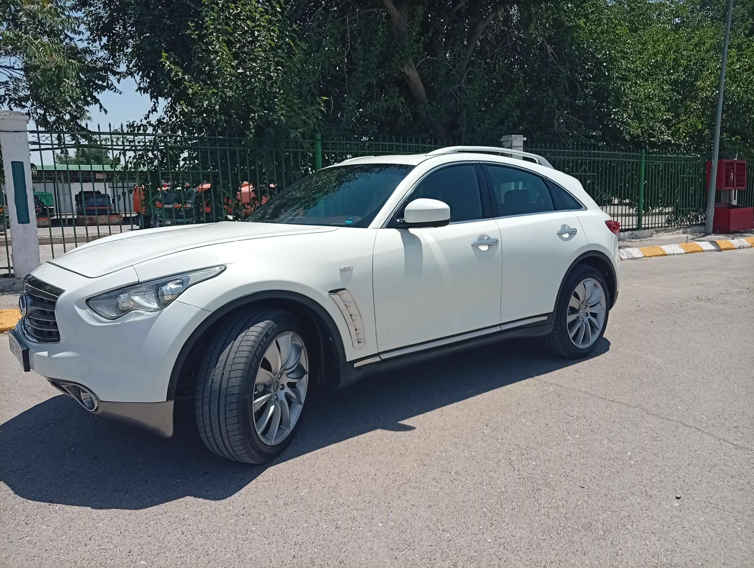 Infiniti FX 2012 - 205 000 TMT - 1 mkr - img 1