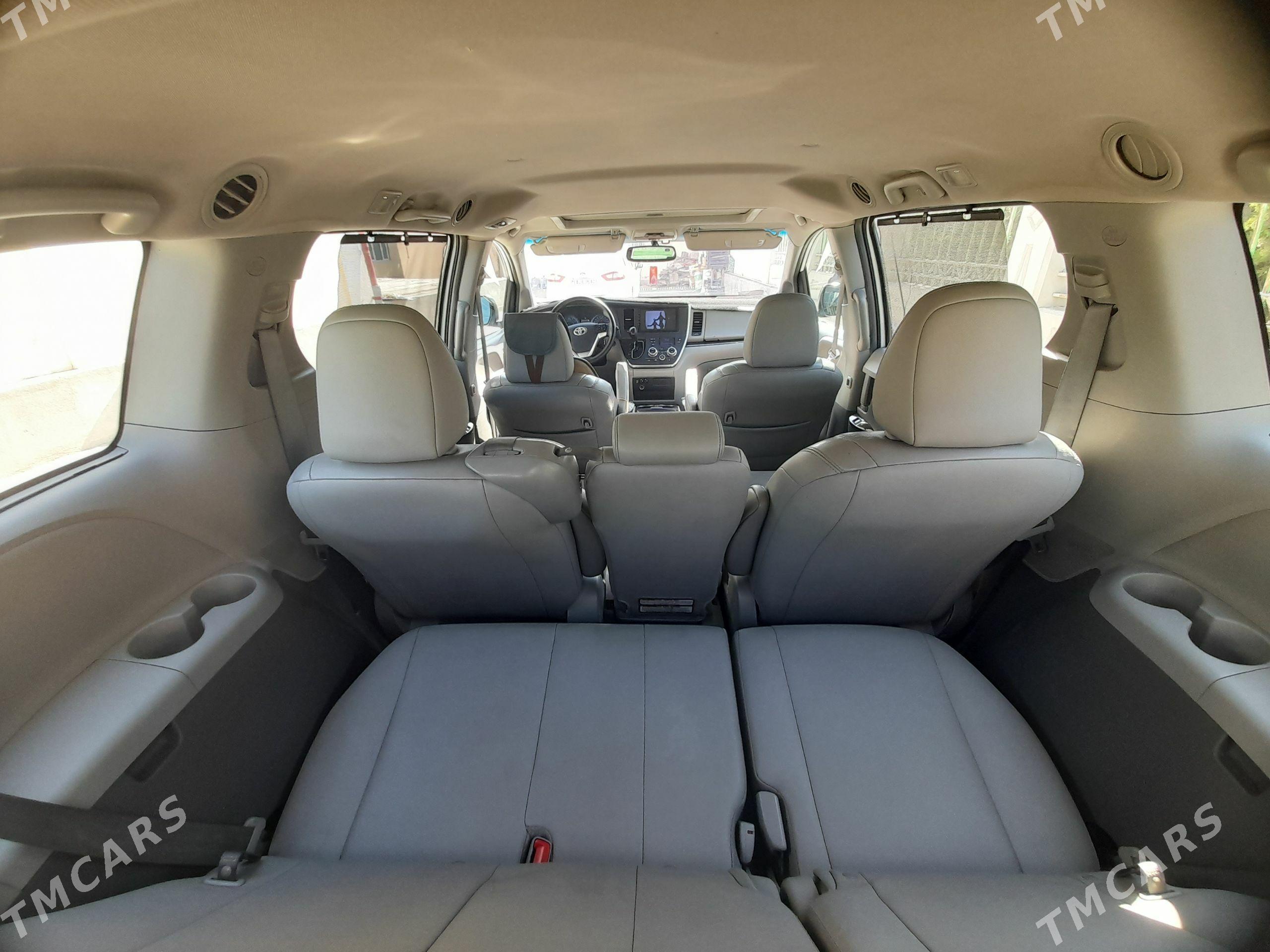 Toyota Sienna 2015 - 440 000 TMT - Чоганлы - img 1