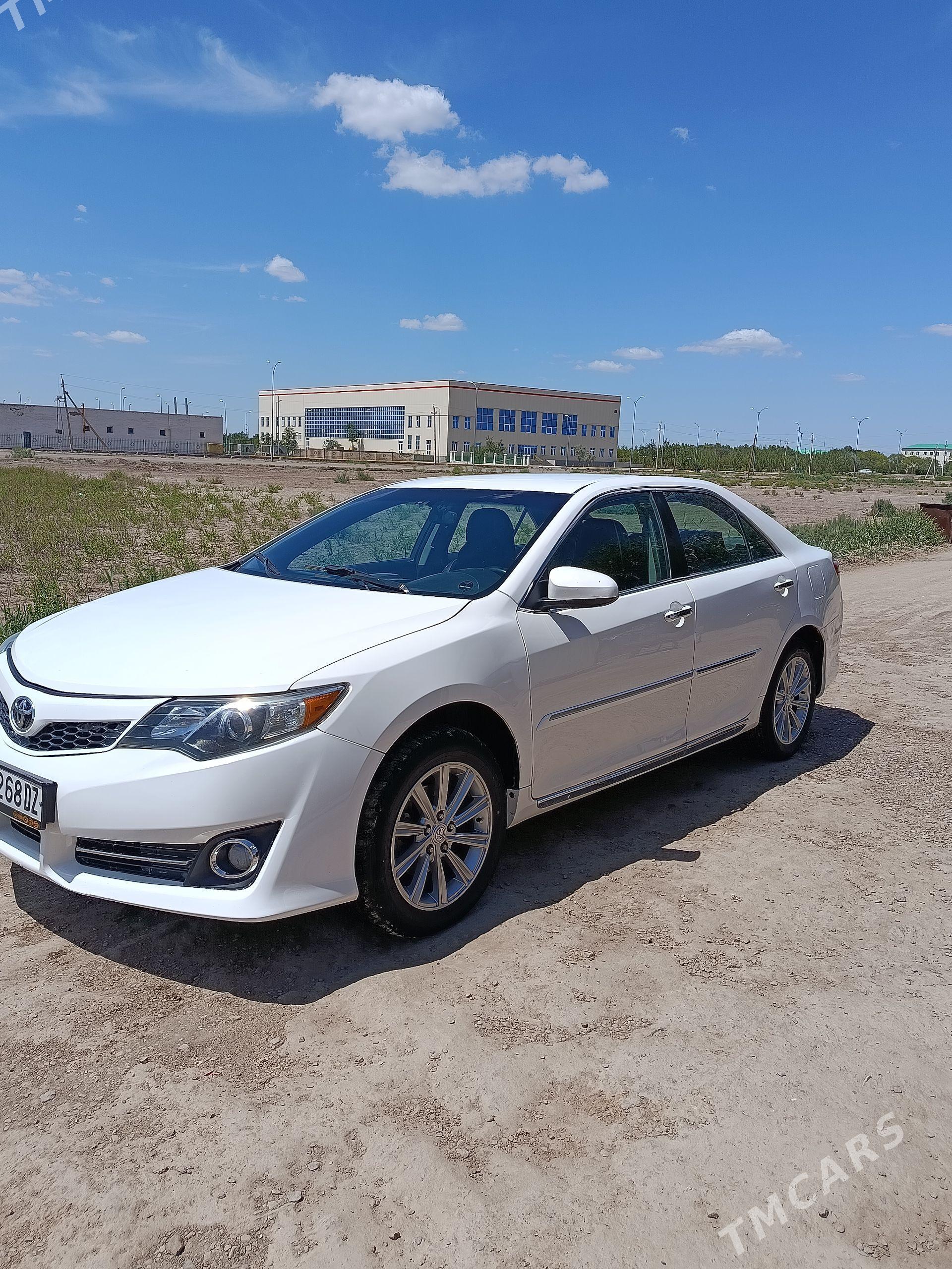 Toyota Camry 2013 - 200 000 TMT - Кёнеургенч - img 1