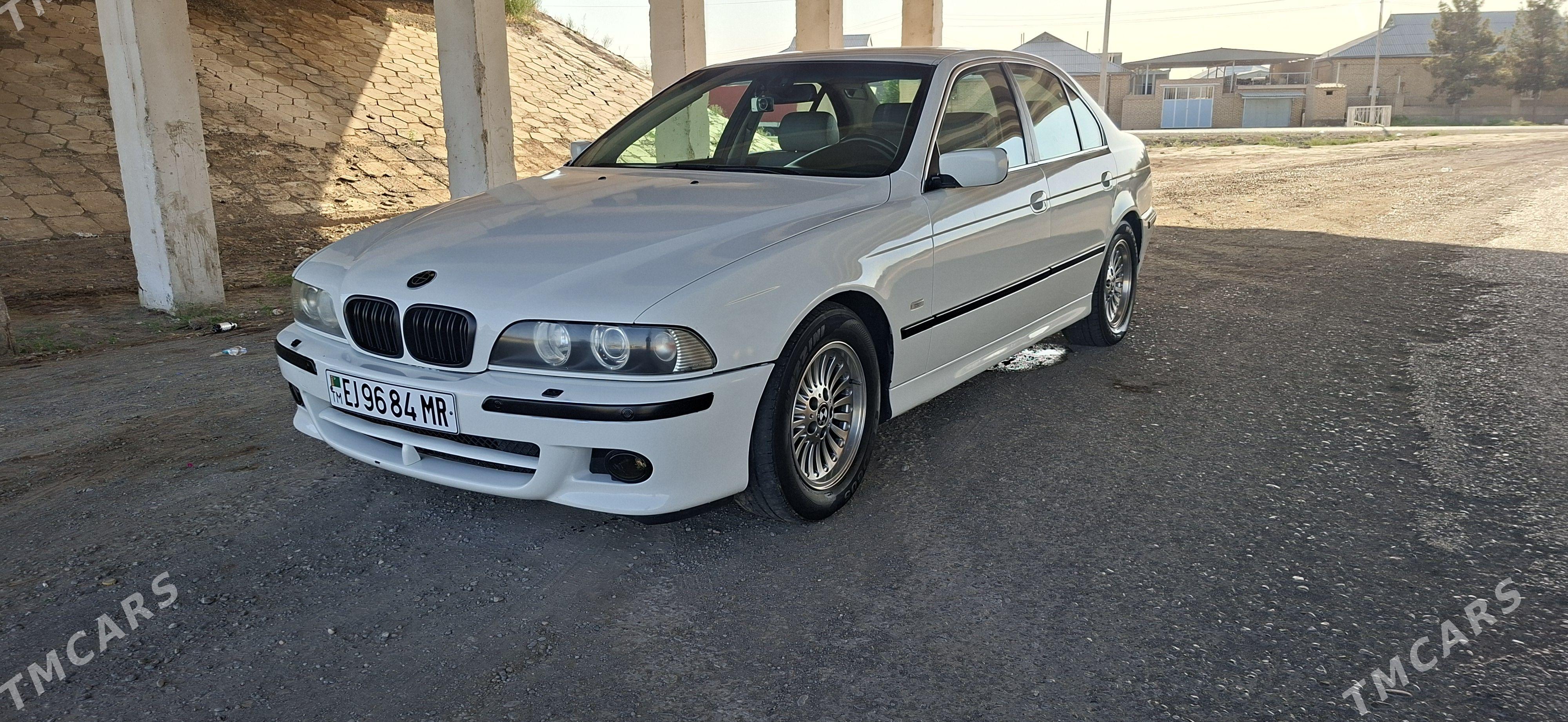 BMW 528 2000 - 130 000 TMT - Mary - img 1