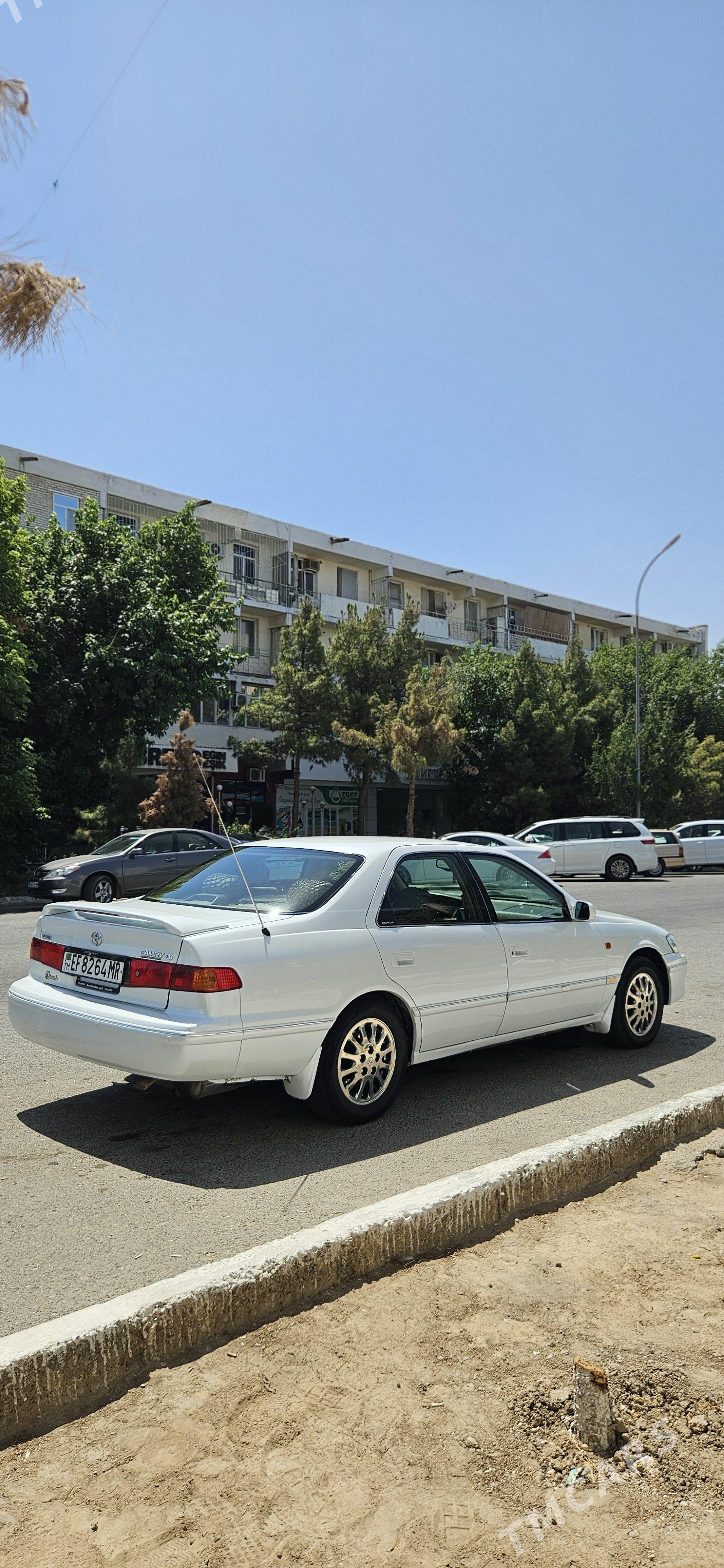 Toyota Camry 1999 - 160 000 TMT - Мары - img 1