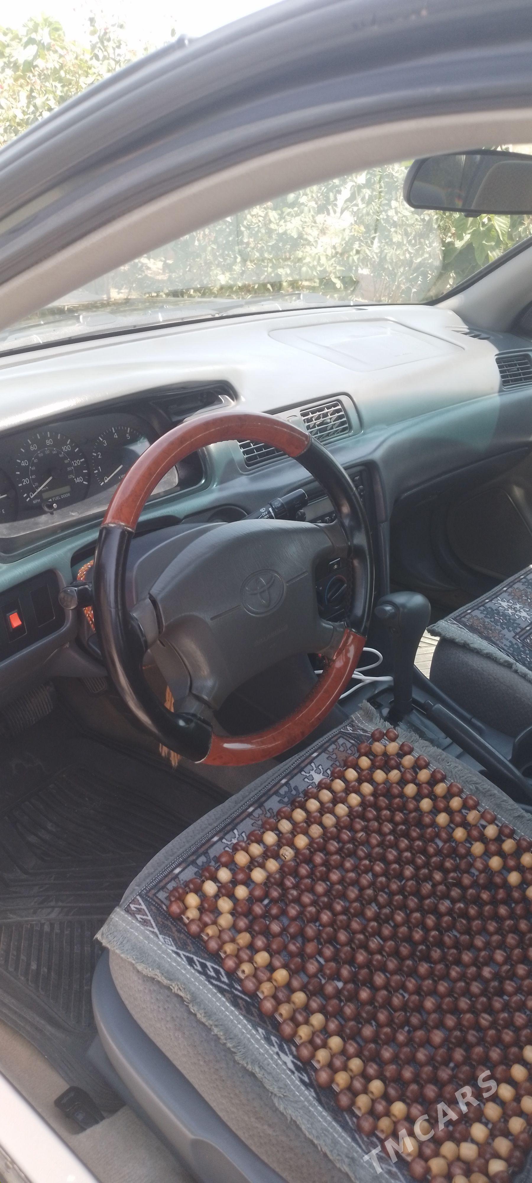 Toyota Camry 2001 - 150 000 TMT - Халач - img 1