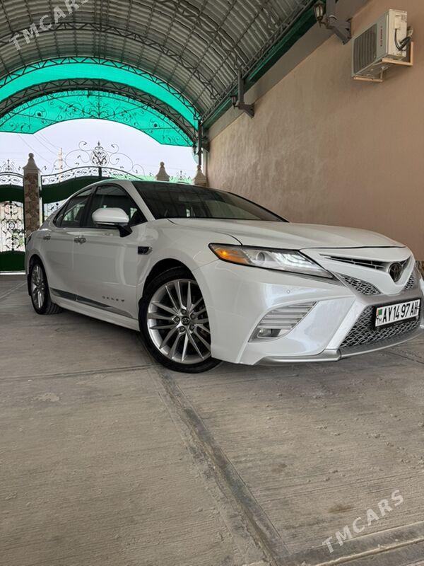 Toyota Camry 2018 - 345 000 TMT - Анев - img 1