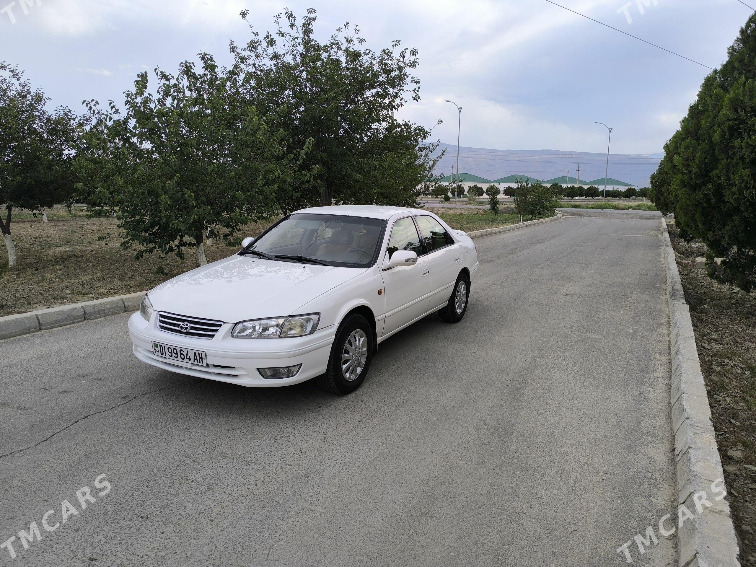Toyota Camry 1998 - 132 000 TMT - Бахарден - img 1