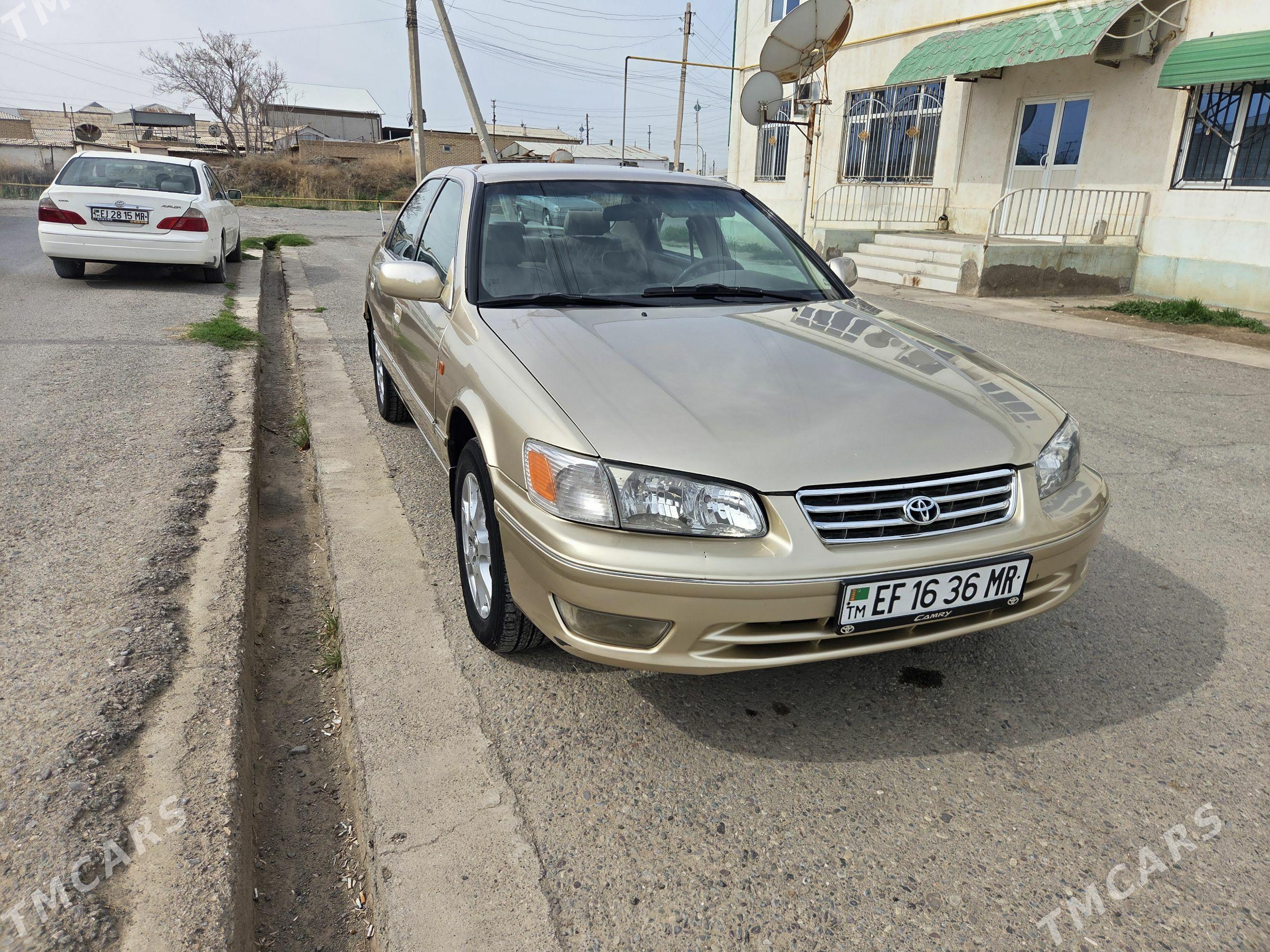 Toyota Camry 2000 - 170 000 TMT - Мары - img 1