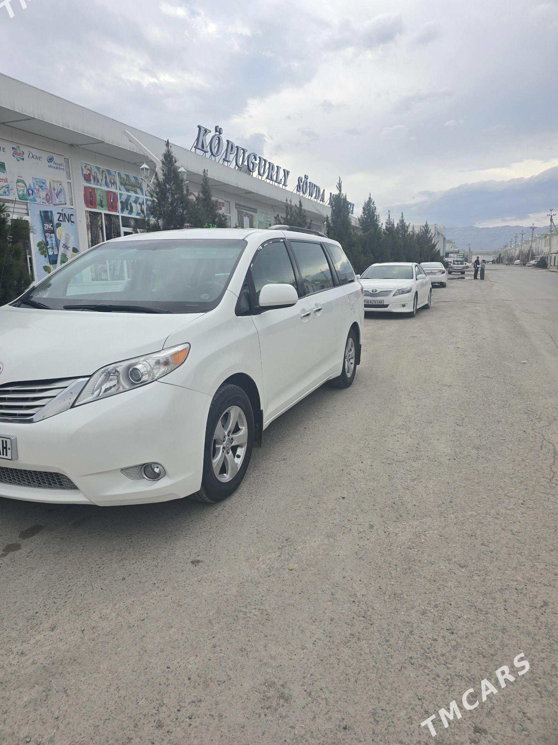 Toyota Sienna 2014 - 290 000 TMT - Анев - img 1