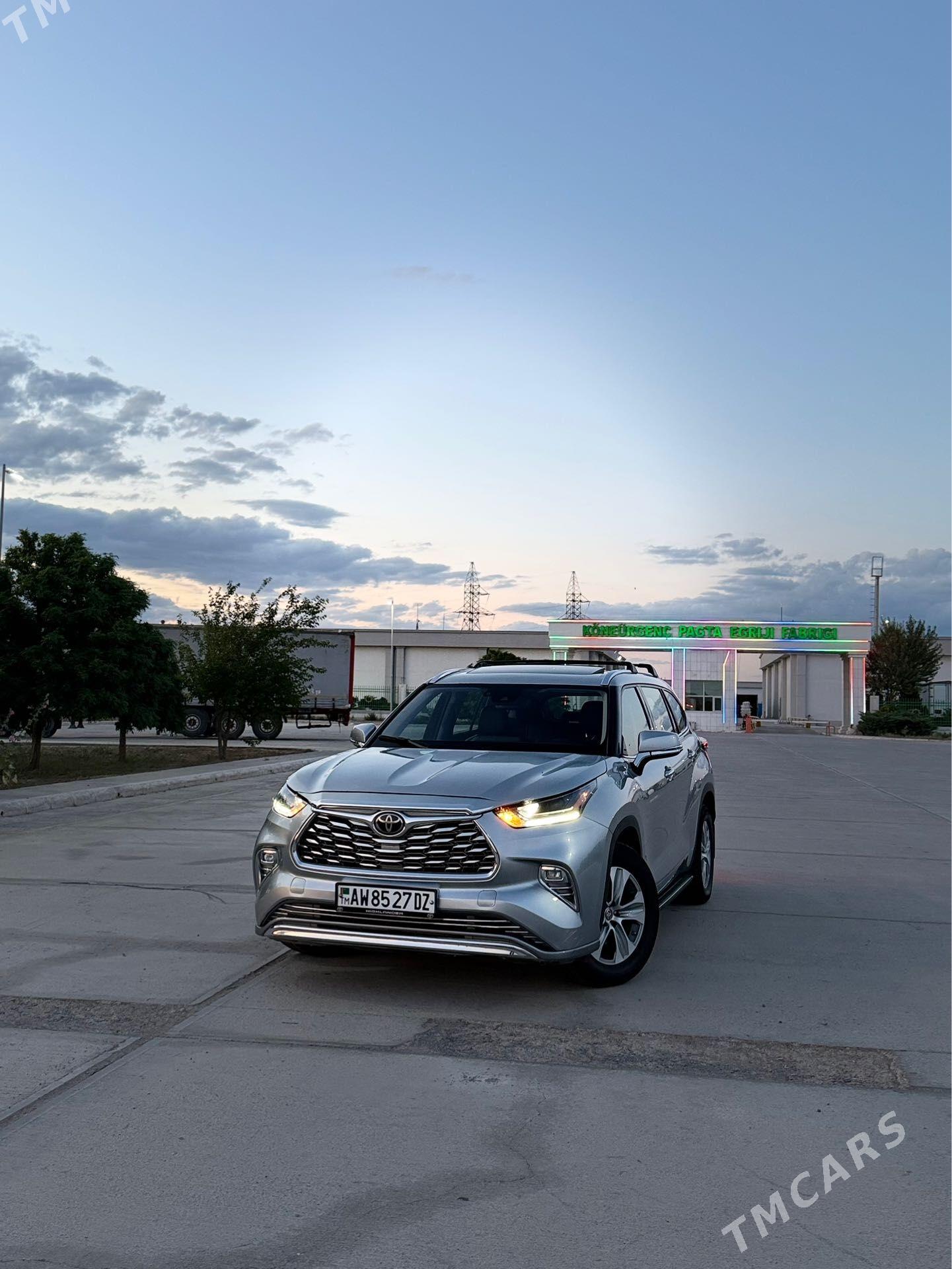 Toyota Highlander 2021 - 630 000 TMT - Köneürgenç - img 1