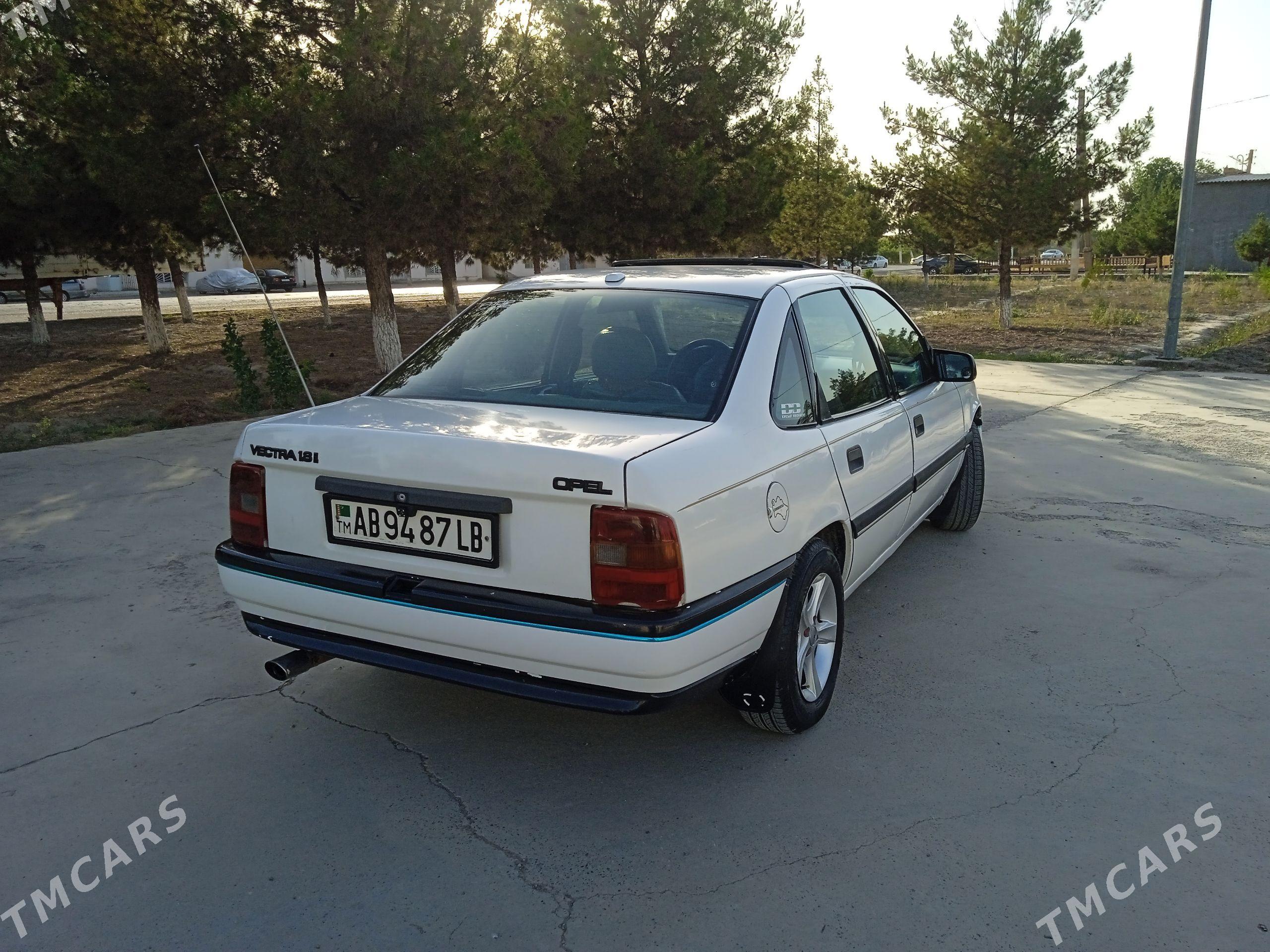 Opel Vectra 1989 - 40 000 TMT - Саят - img 1