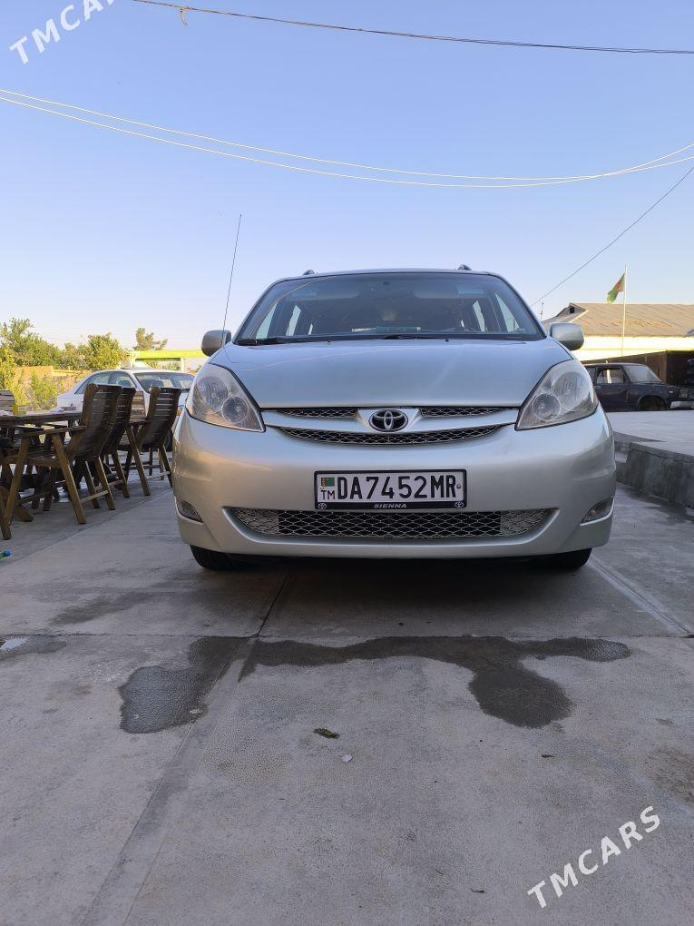 Toyota Sienna 2006 - 270 000 TMT - Türkmengala - img 1