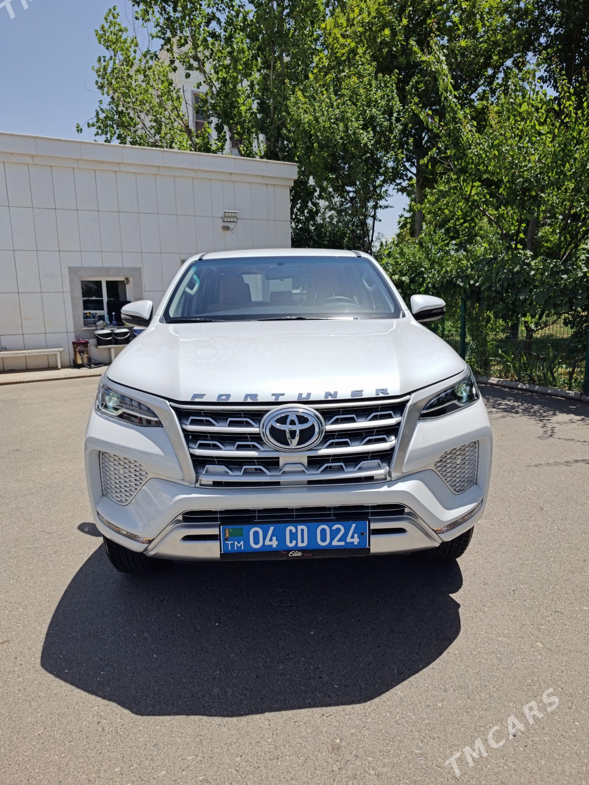 Toyota Fortuner 2025 - 715 650 TMT - Арчабиль шаёлы - img 1