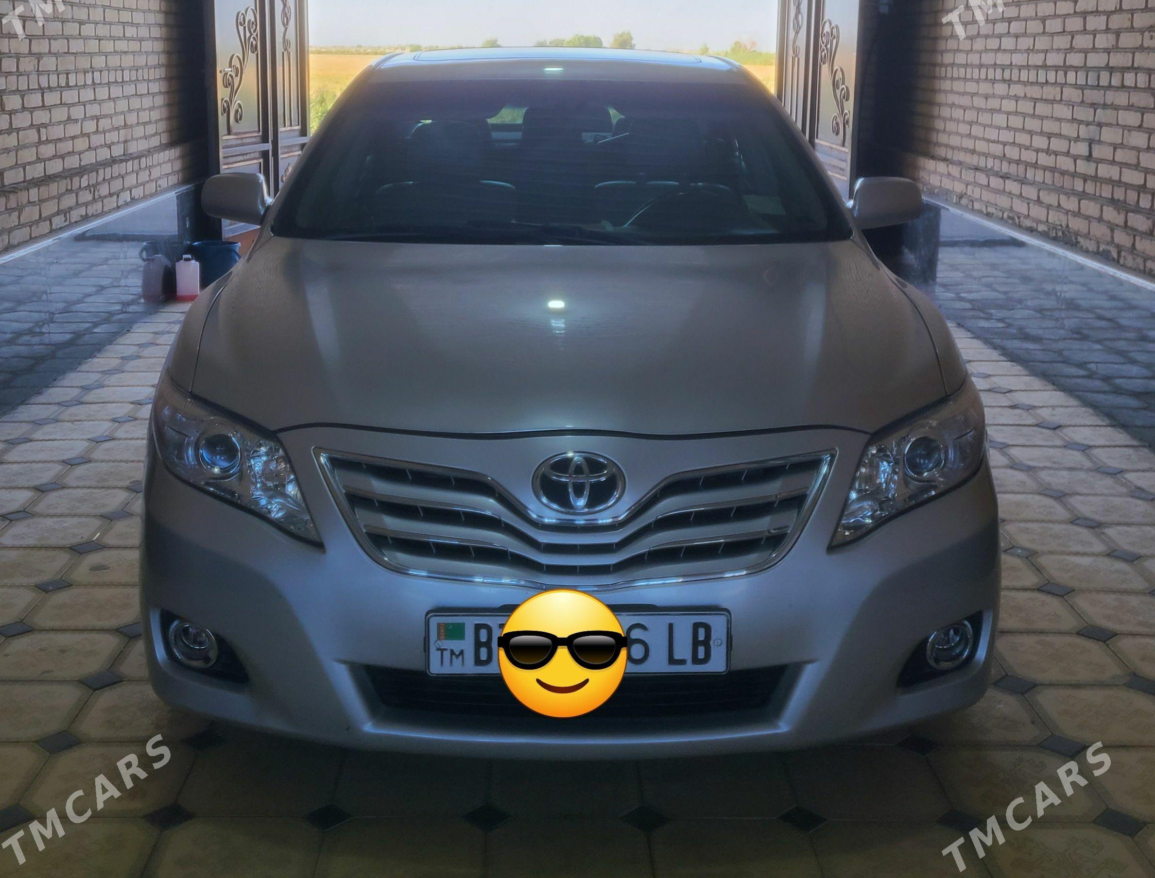Toyota Camry 2010 - 250 000 TMT - Чарджоу - img 1