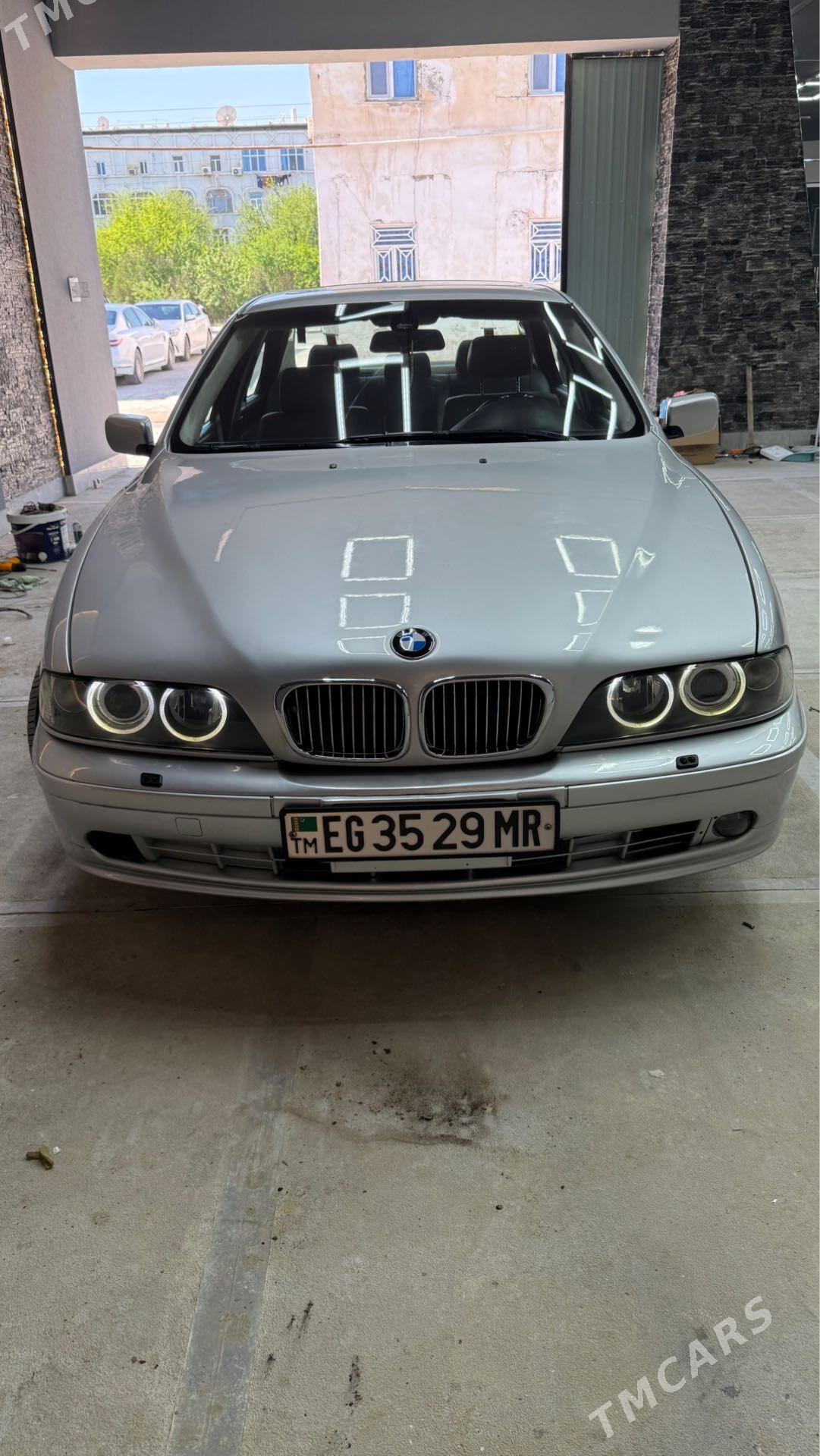 BMW E39 2001 - 146 000 TMT - Mary - img 1